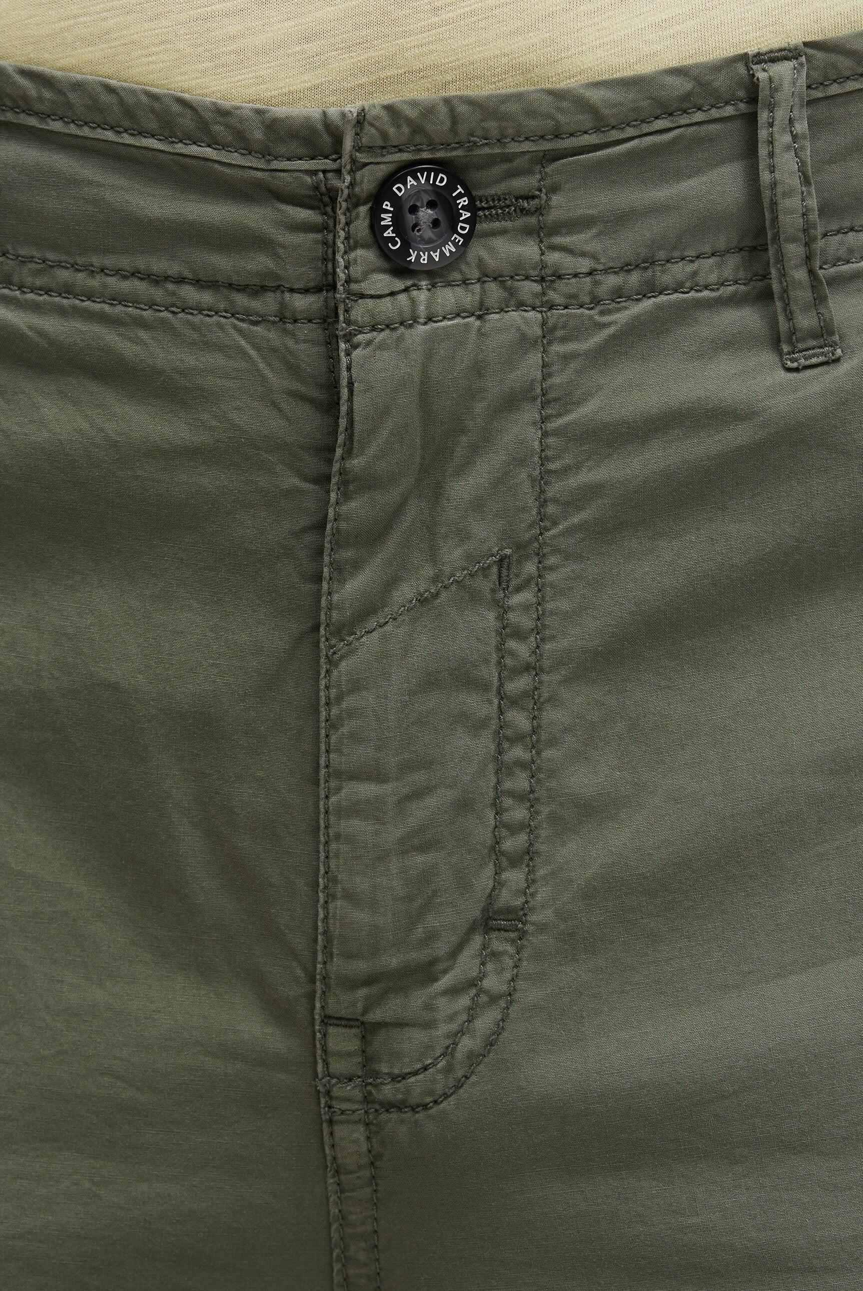Cargo Shorts mit tonigen Tapes green olive