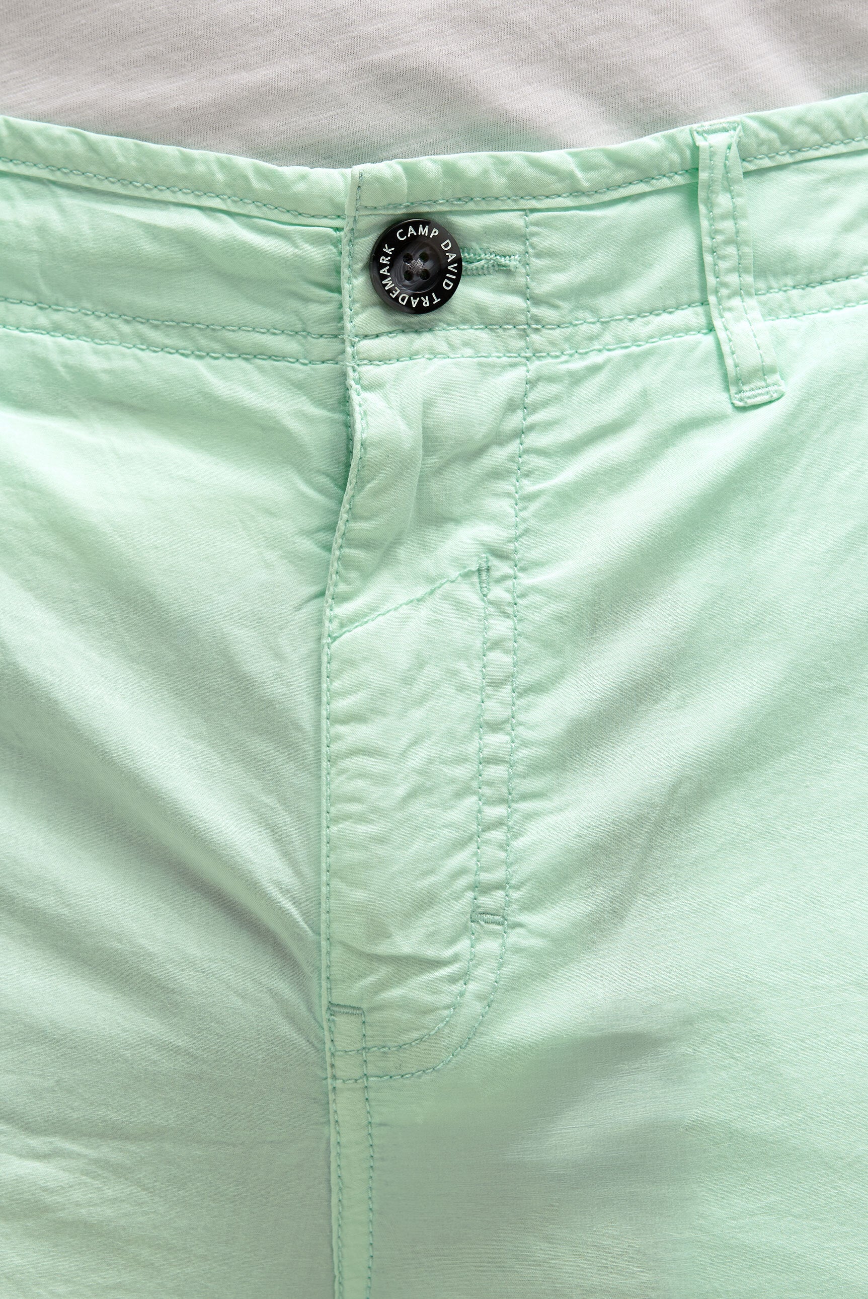 Cargo Shorts mit tonigen Tapes light mint