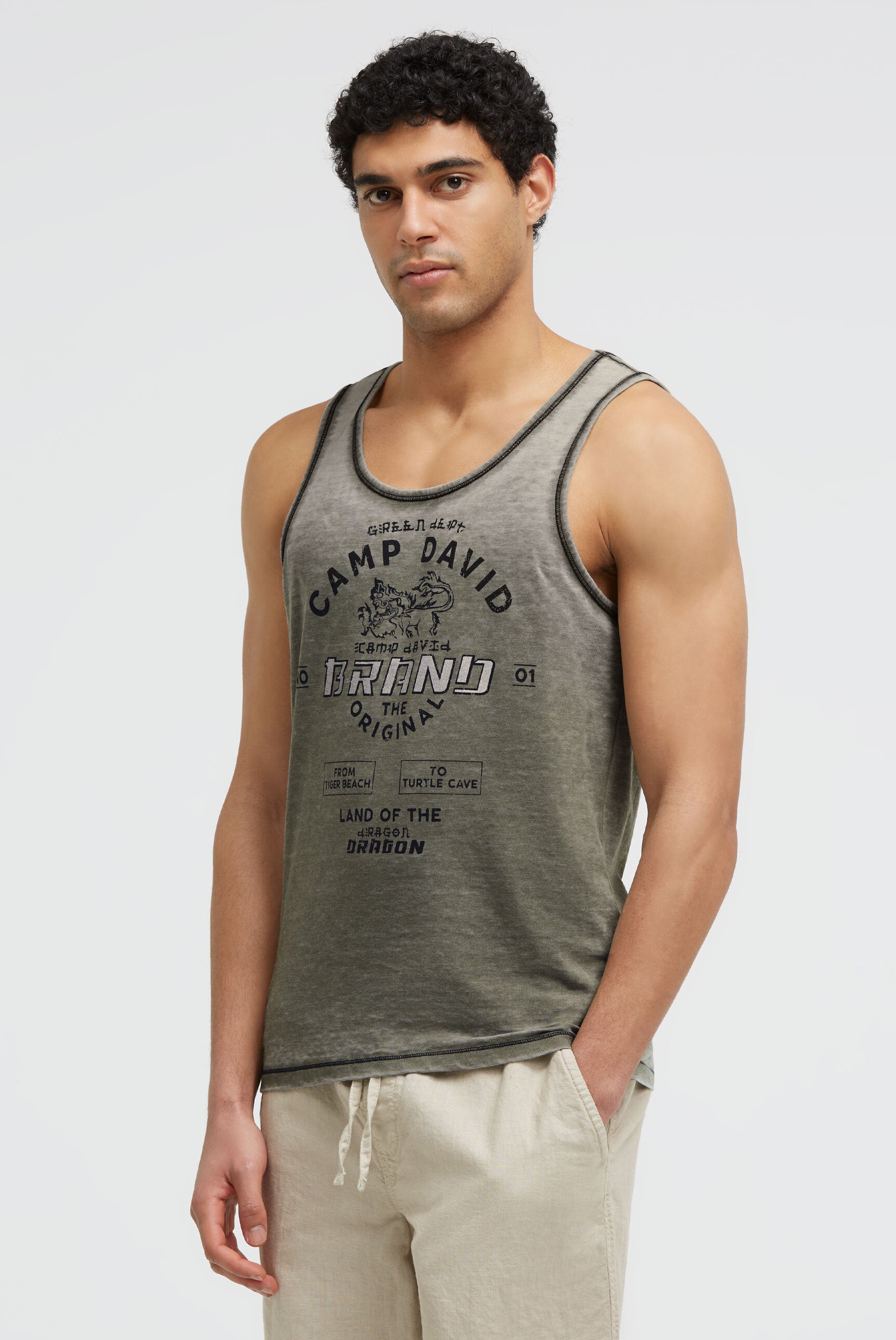 Muskelshirt mit Ausbrenner-Effekten und Print green olive