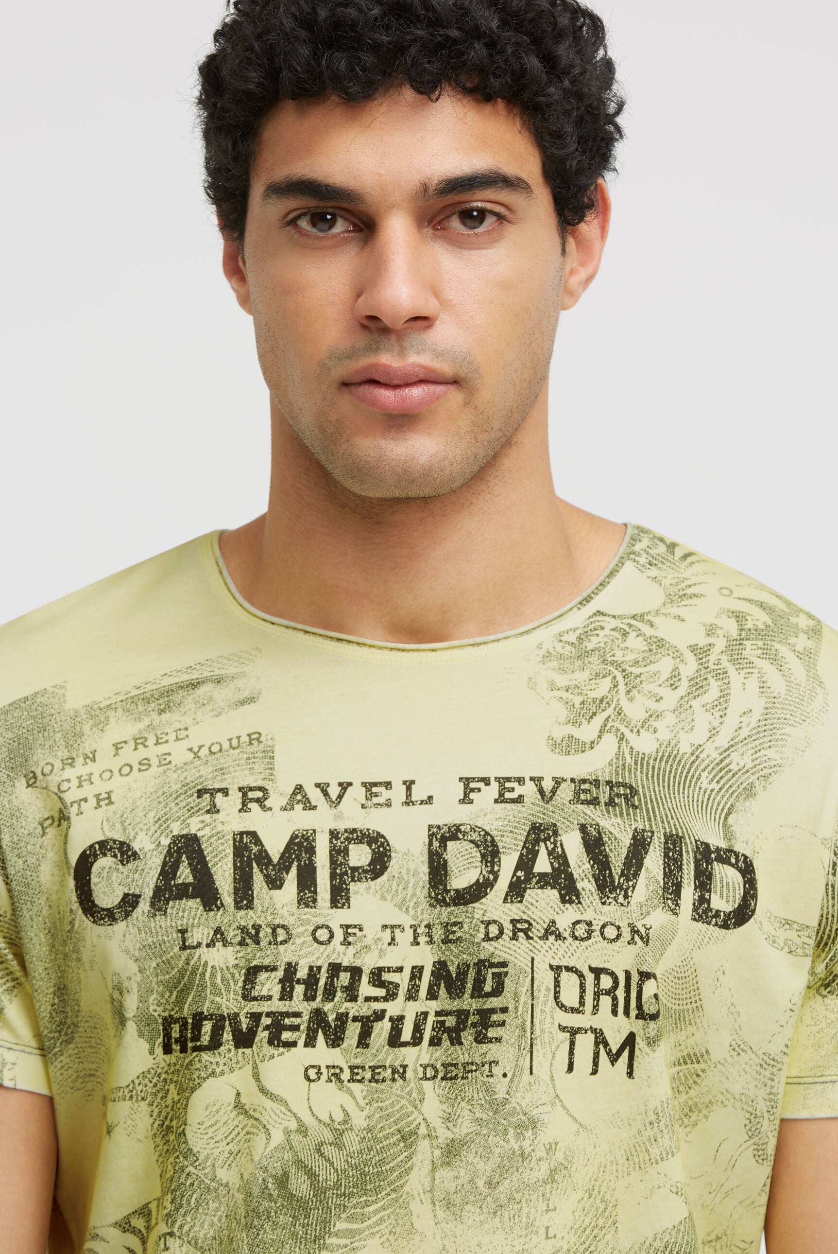 T-Shirt mit All Over Print und Spray-Wash-Effekt lemon juice