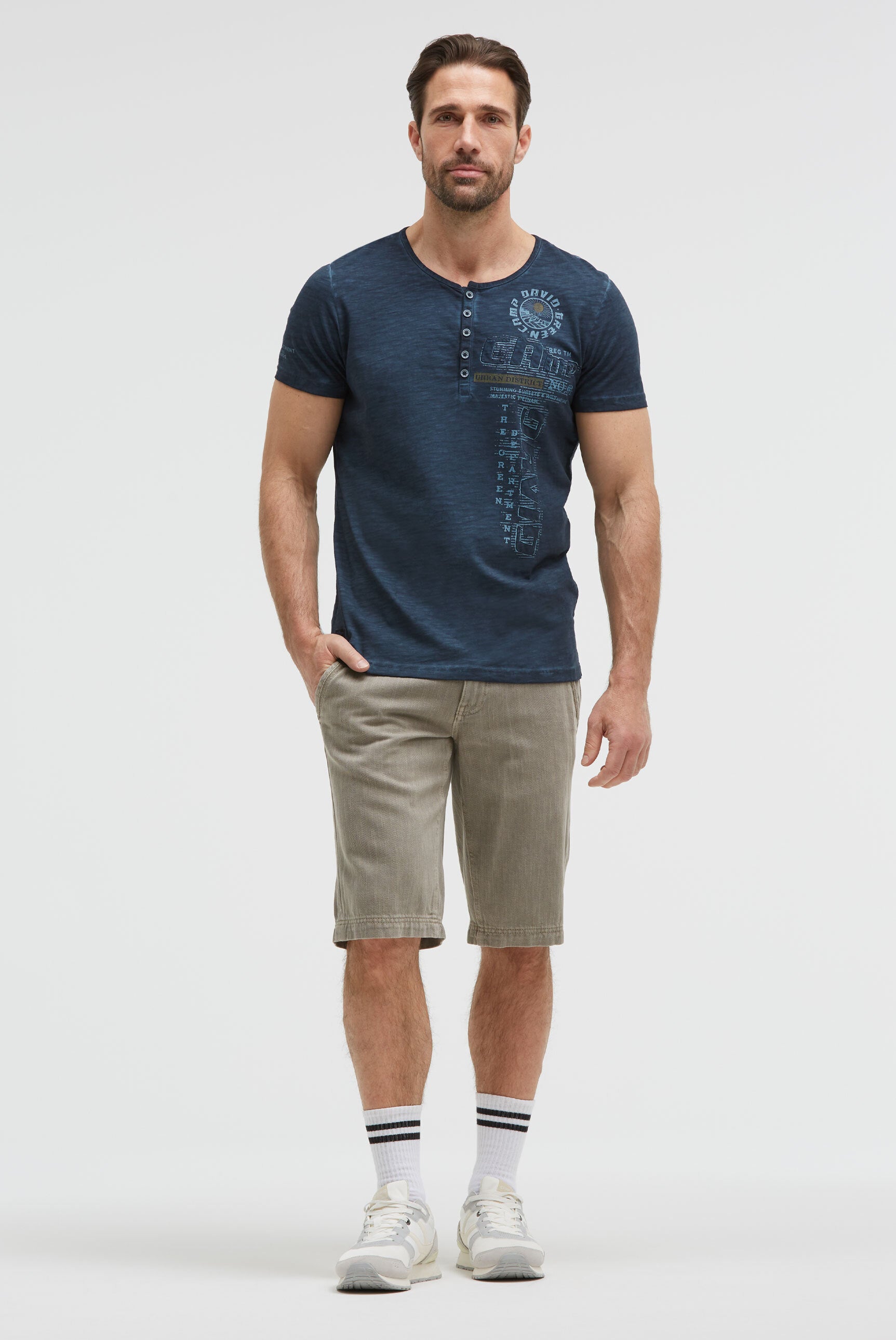 Henley-T-Shirt mit Print und Stickereien faded navy