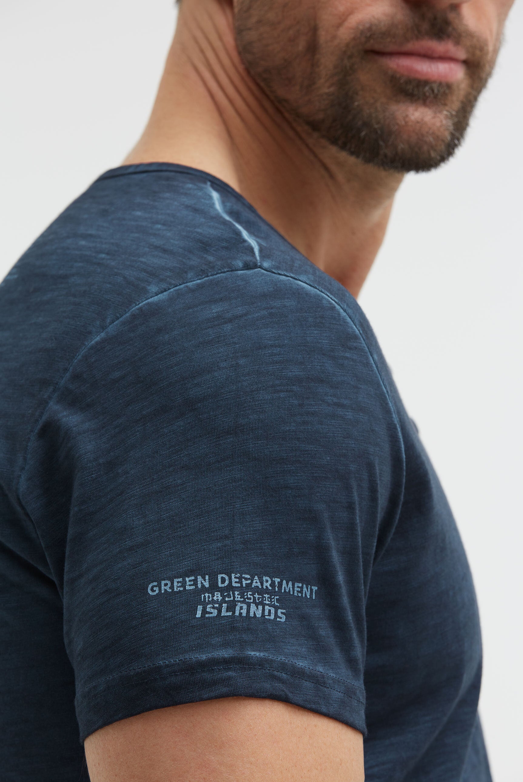 Henley-T-Shirt mit Print und Stickereien faded navy
