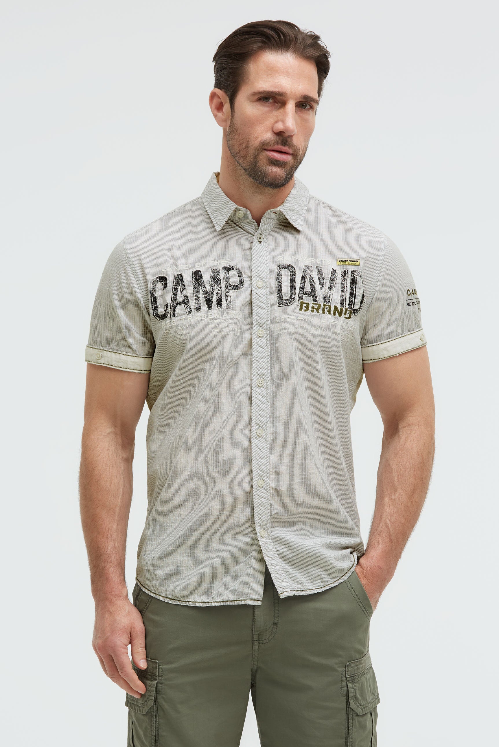 Gestreiftes Kurzarmhemd mit Logo Artwork green olive - 2