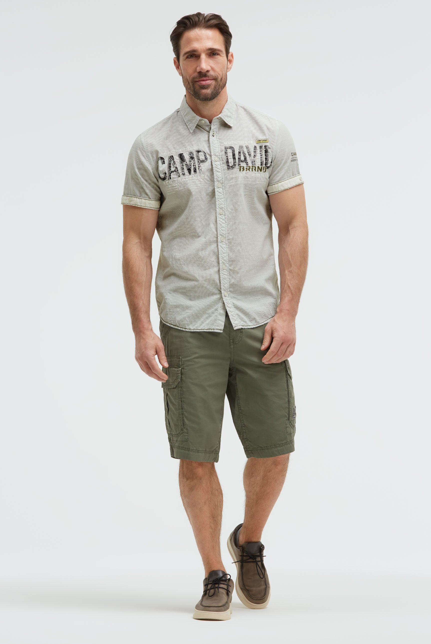 Gestreiftes Kurzarmhemd mit Logo Artwork green olive
