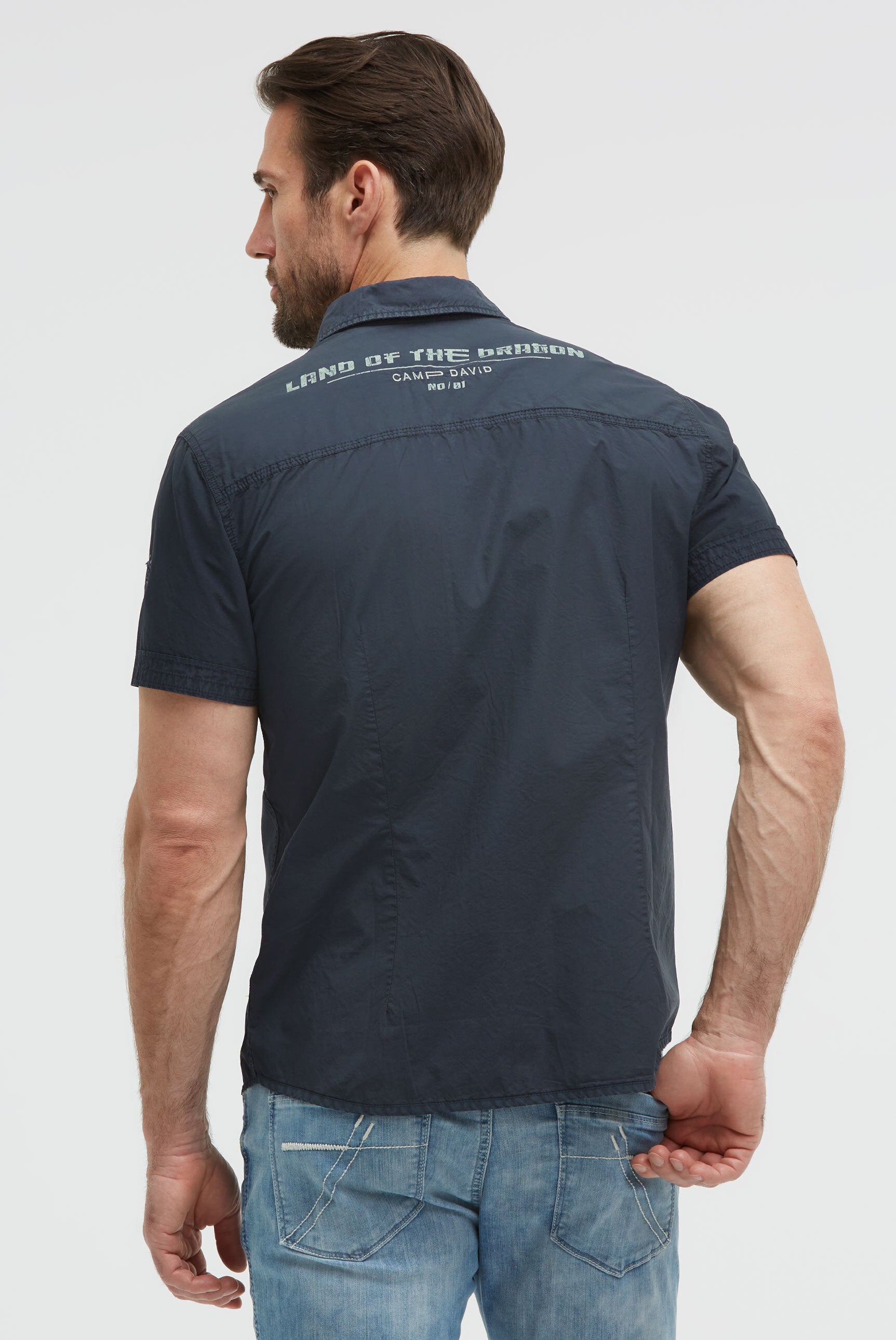 Kurzarmhemd mit Brusttaschen und Backprint faded navy - 5