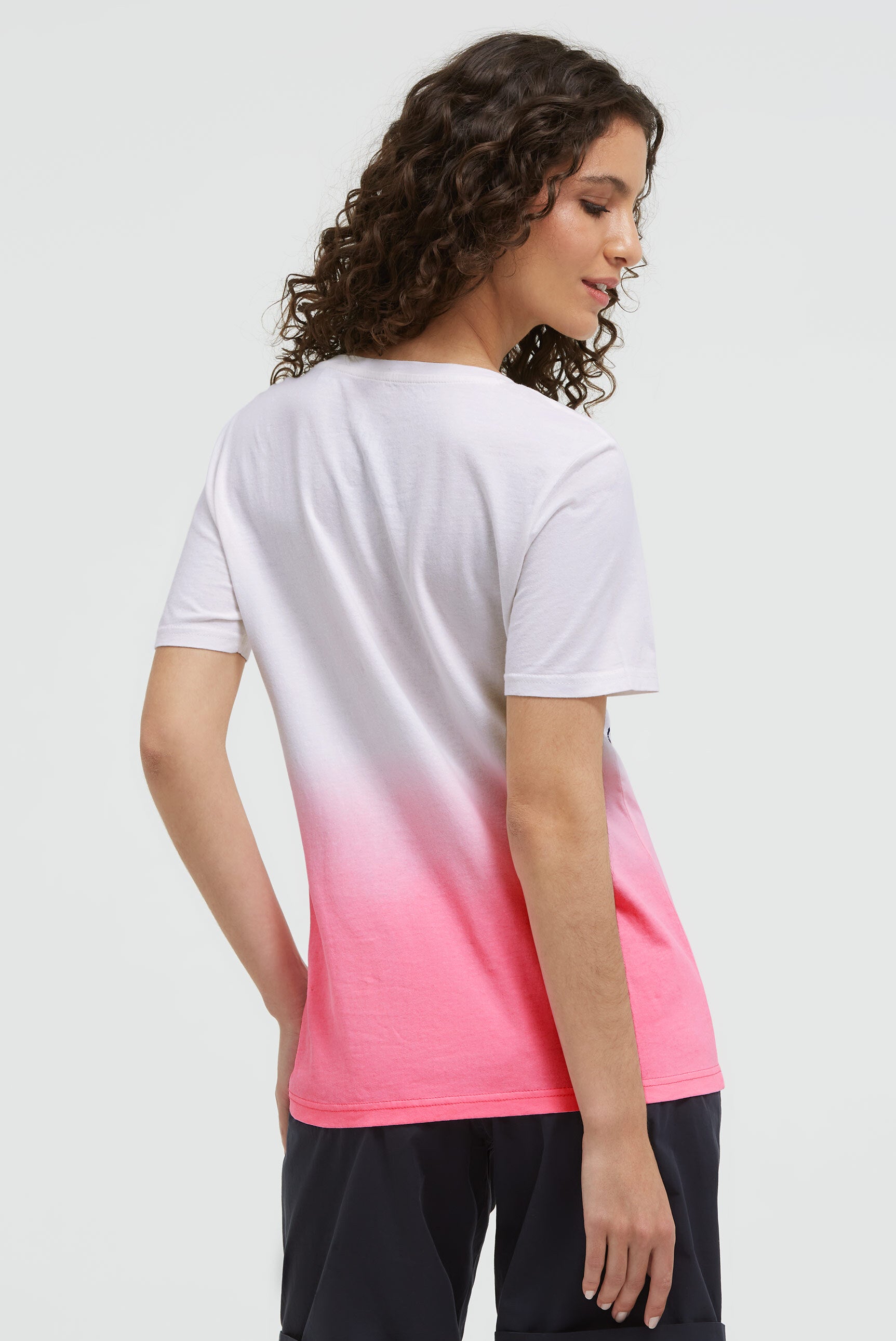 Koszulka z efektem dip dye, dekoltem w serek i nadrukiem z logo - 5
