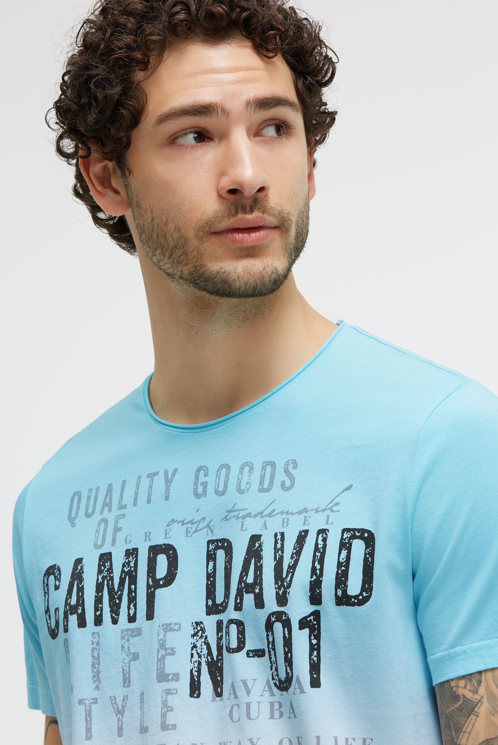 Koszulka z efektem dip dye i nadrukiem w stylu vintage - 4