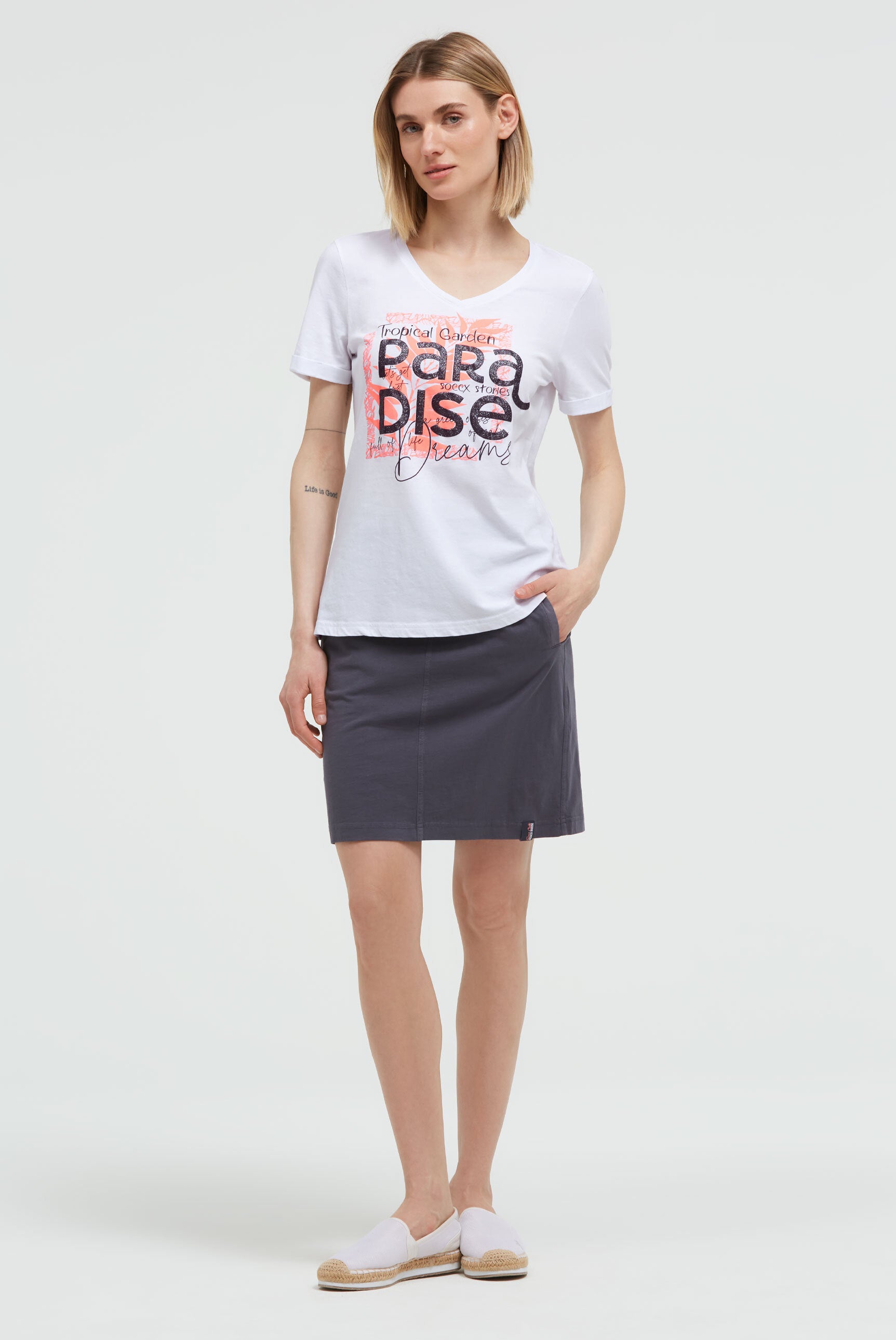T-shirt z dekoltem w serek i brokatowym wypukłym nadrukiem - 3