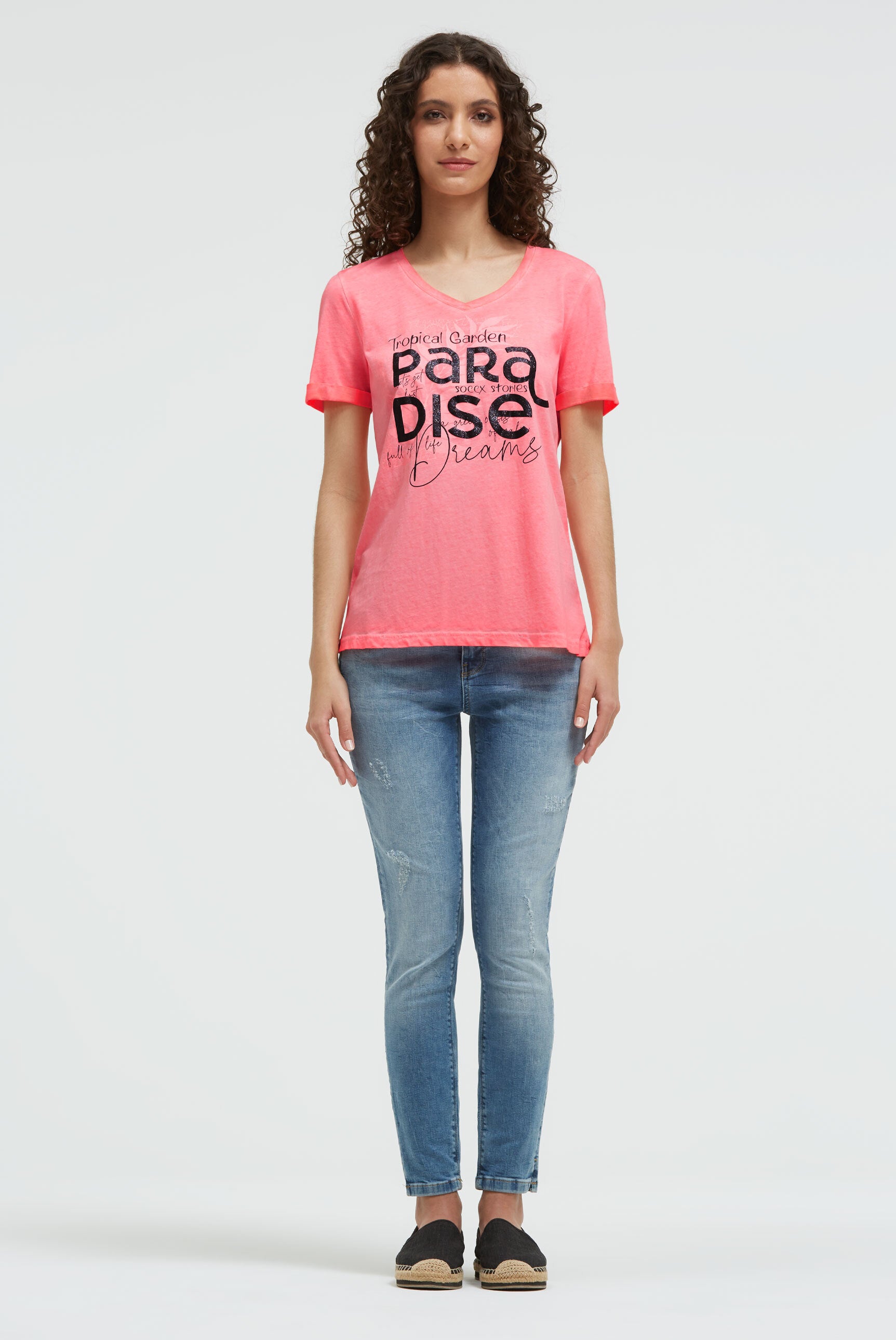 T-shirt z dekoltem w serek i brokatowym wypukłym nadrukiem - 3