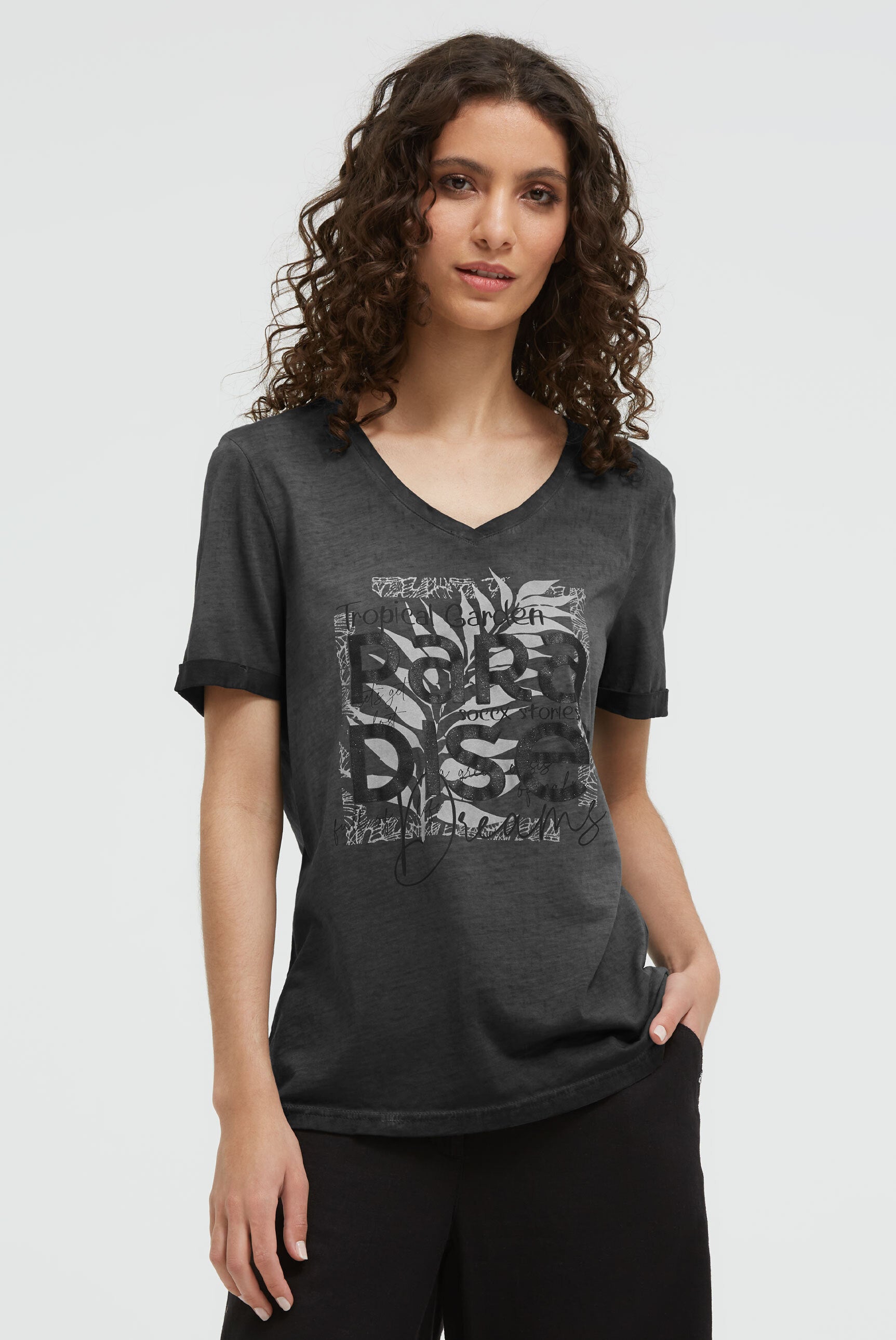 T-shirt z dekoltem w serek i brokatowym wypukłym nadrukiem - 2