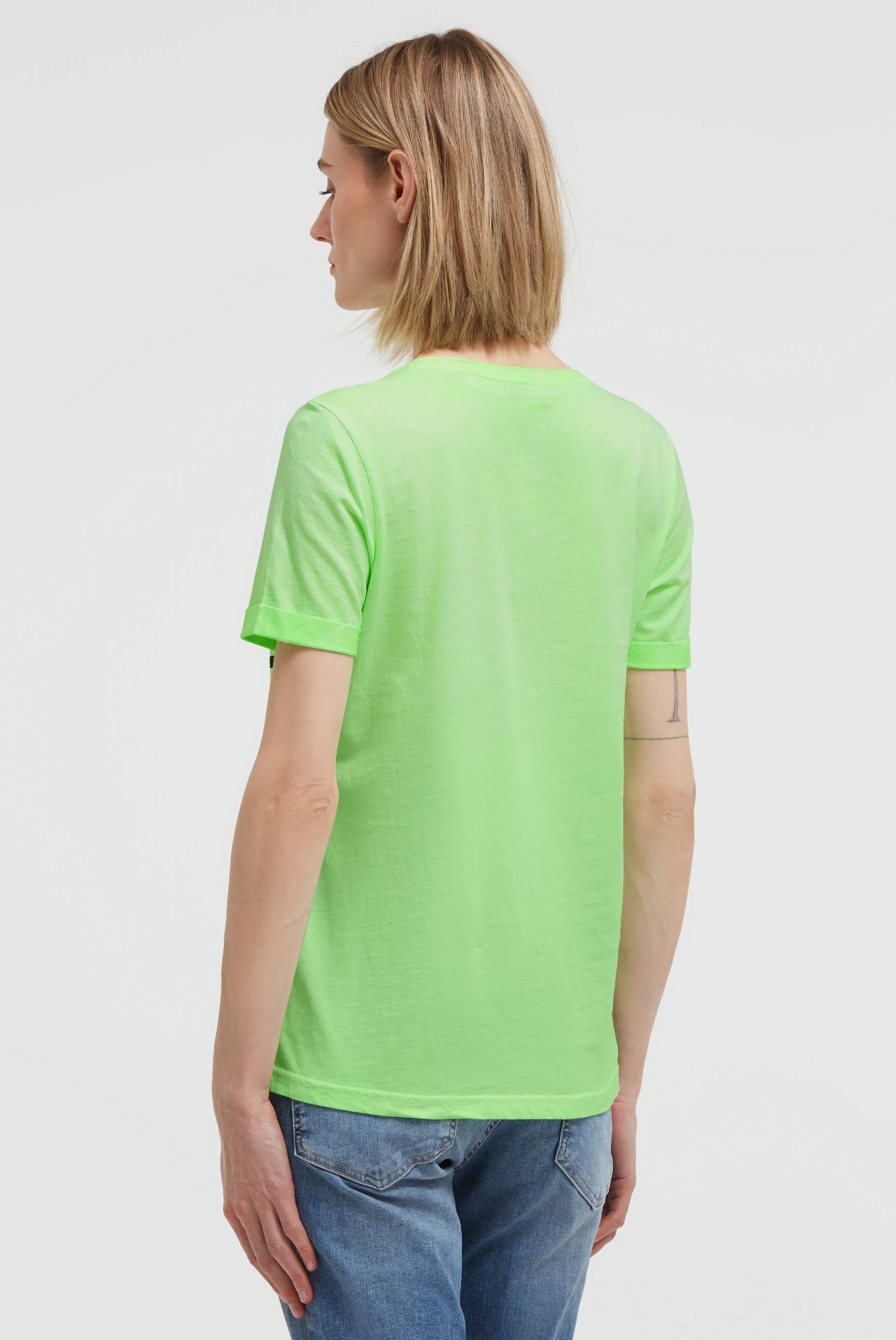 T-shirt z dekoltem w serek i brokatowym wypukłym nadrukiem