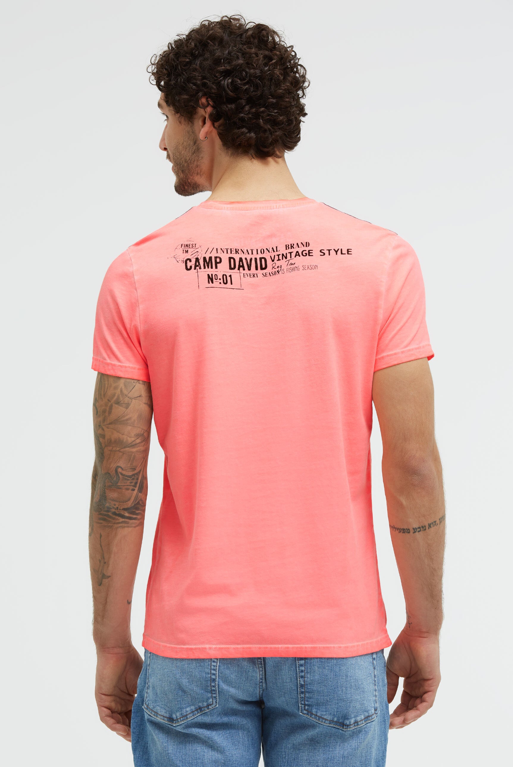 T-shirt barwiony olejem z markowym nadrukiem - 5