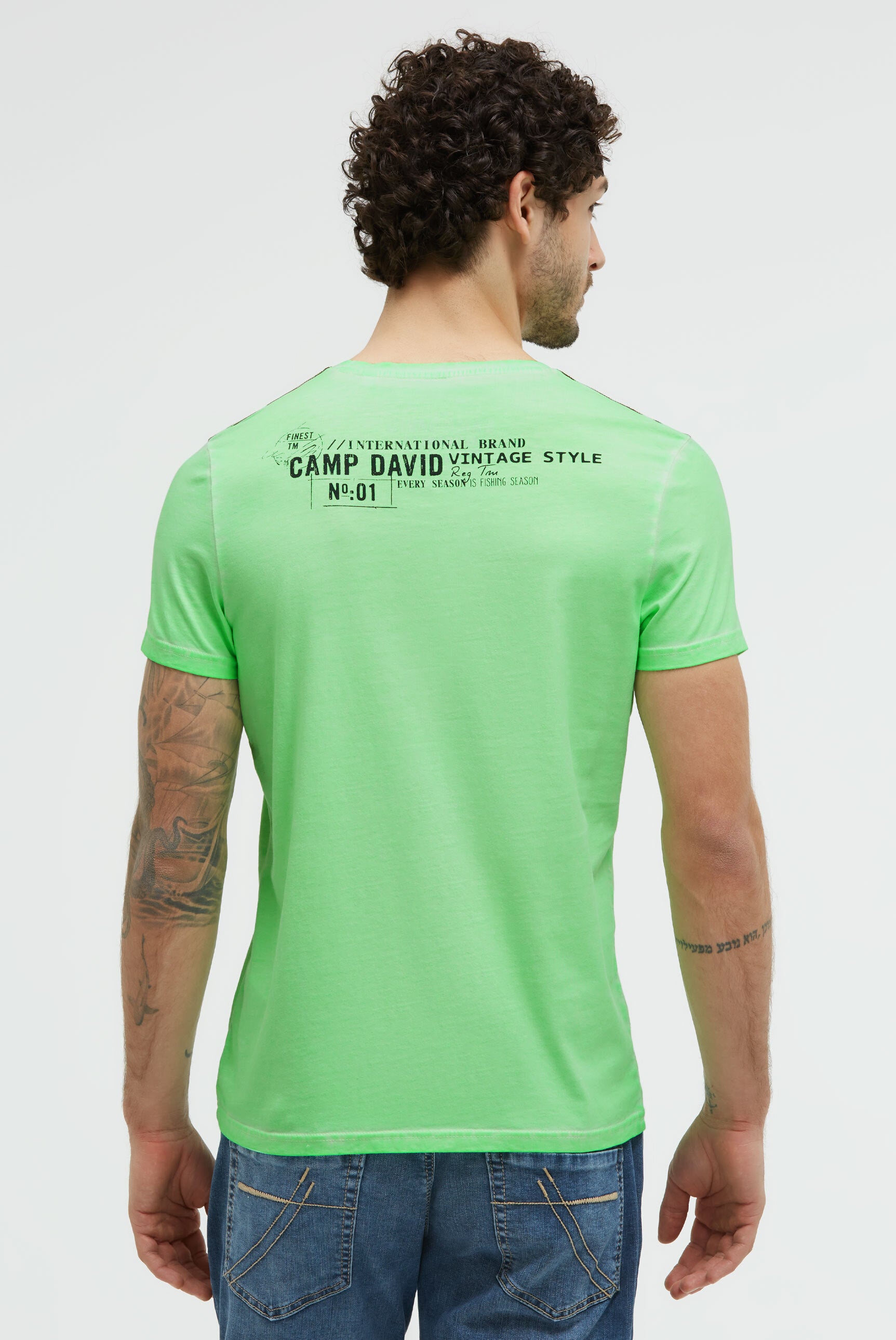 T-shirt barwiony olejem z markowym nadrukiem - 5