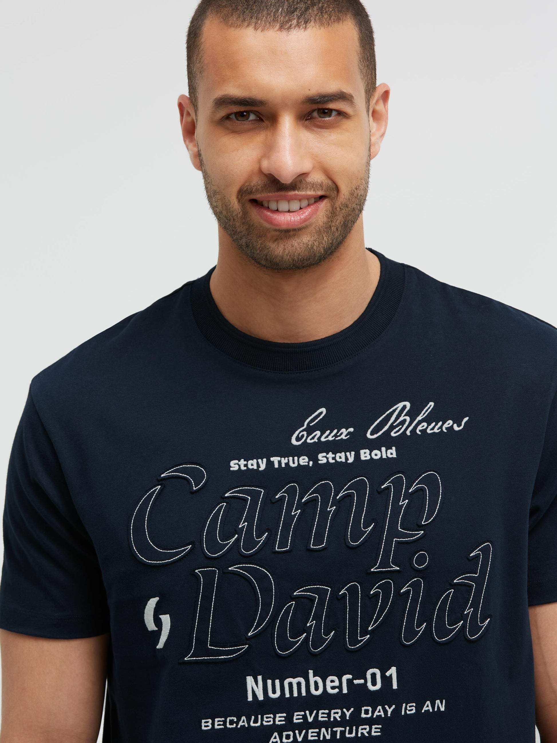 T-Shirt Relaxed Fit mit Logo-Stickereien blue navy - 4