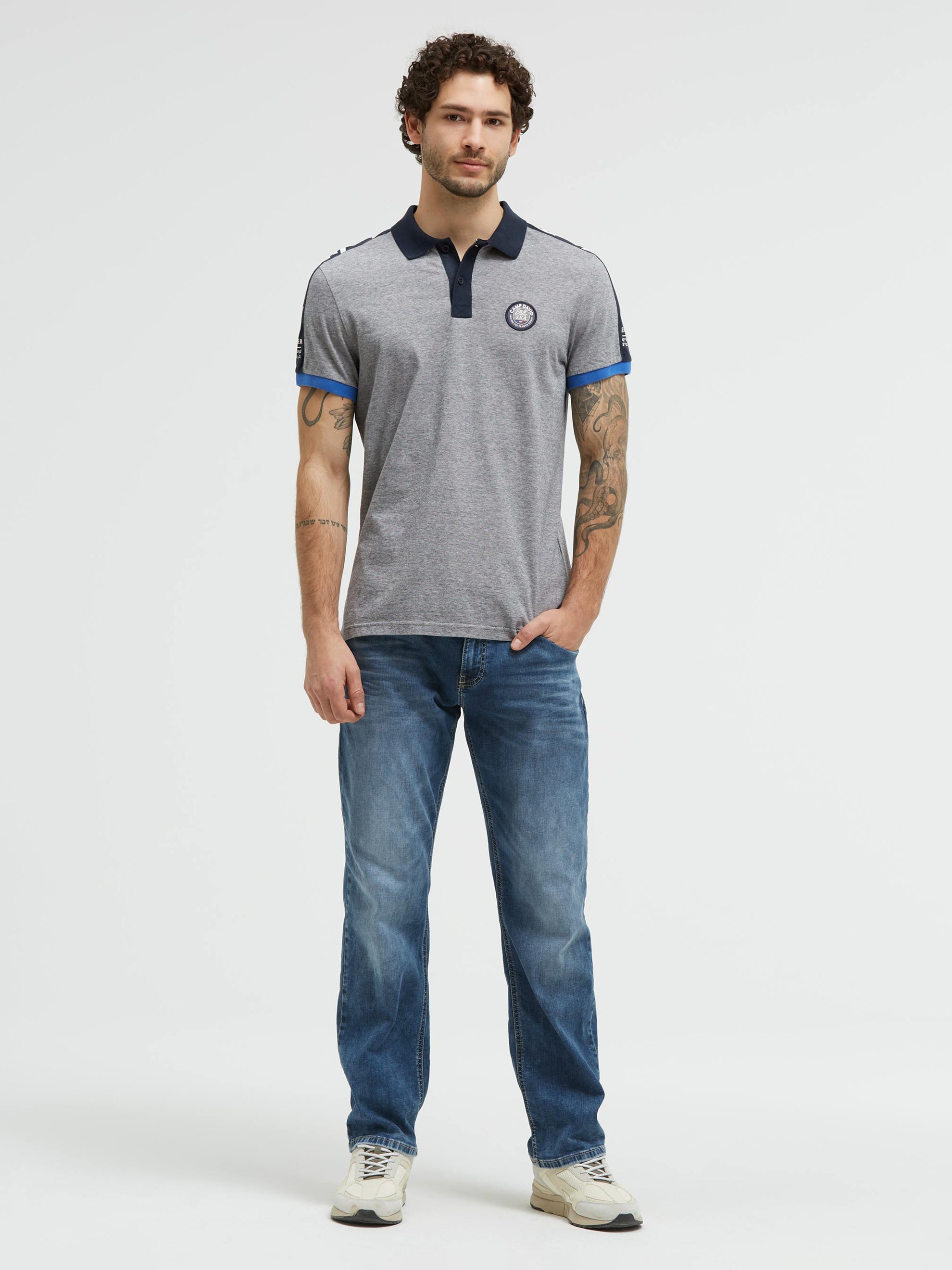 Polo mit feinen Streifen und Tapes blue navy