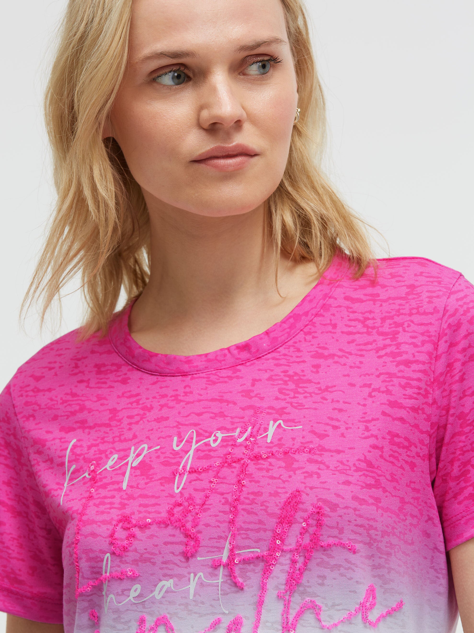 Ausbrenner-Shirt mit Farbverlauf und Pailletten-Wording rosy neon