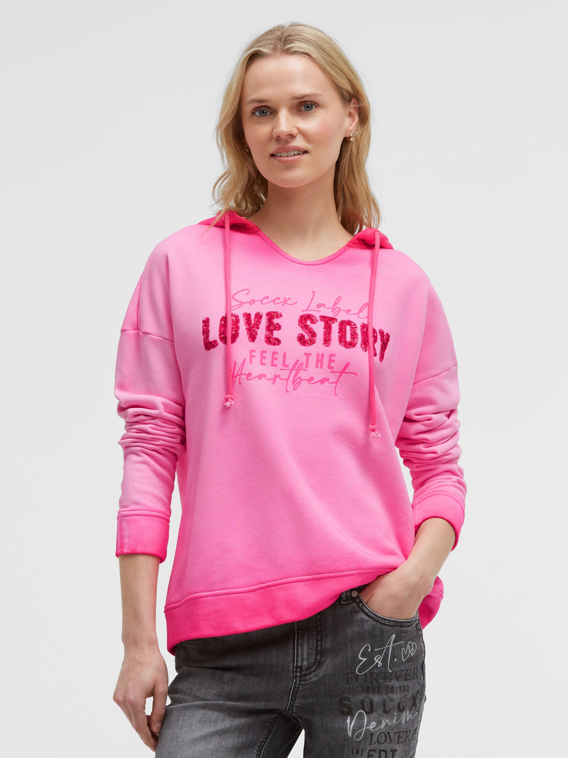 Bluza z kapturem barwiona olejowo z napisem z cekinów