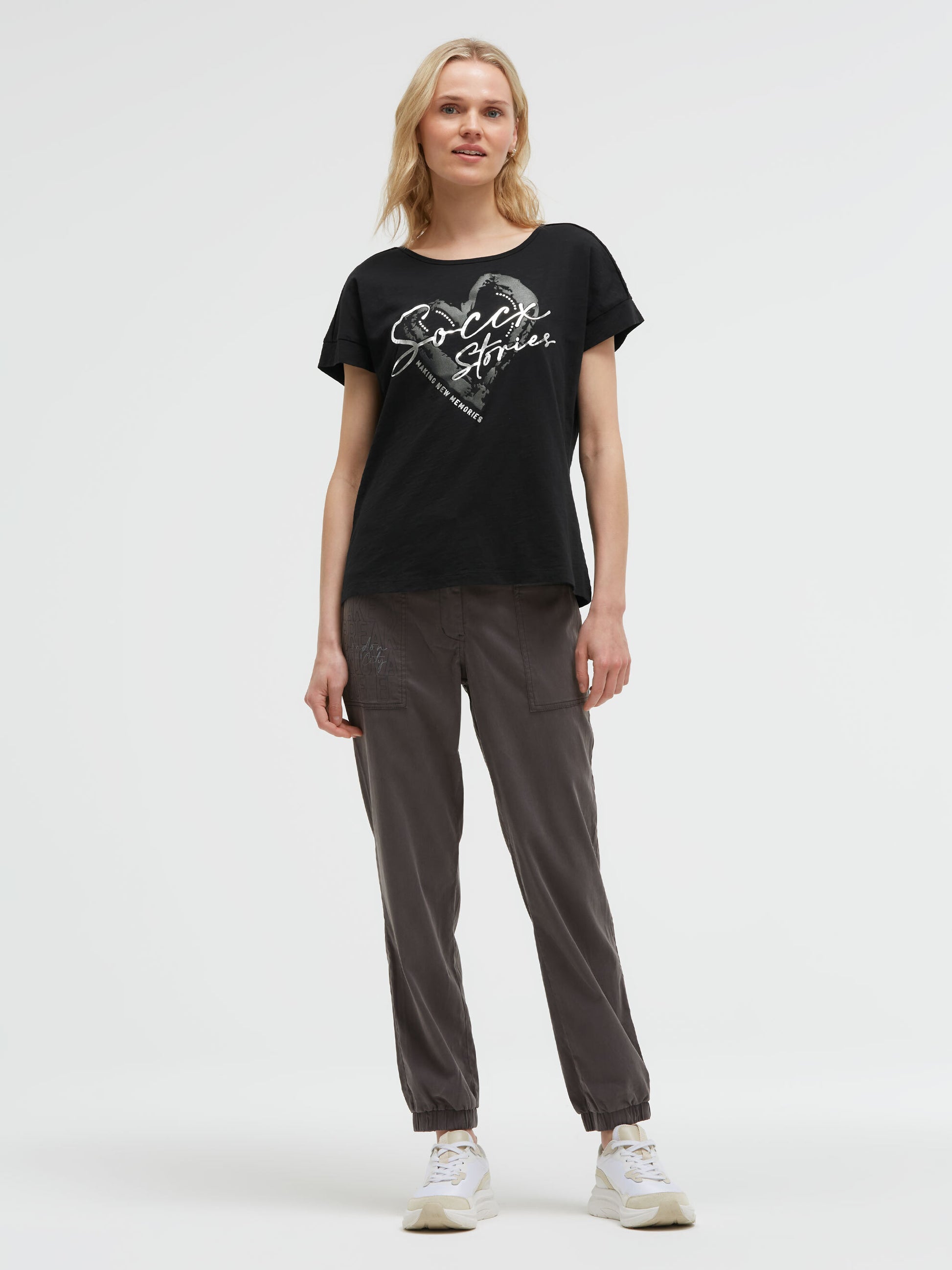 T-Shirt mit überschnittener Schulter und Folienprint black - 3