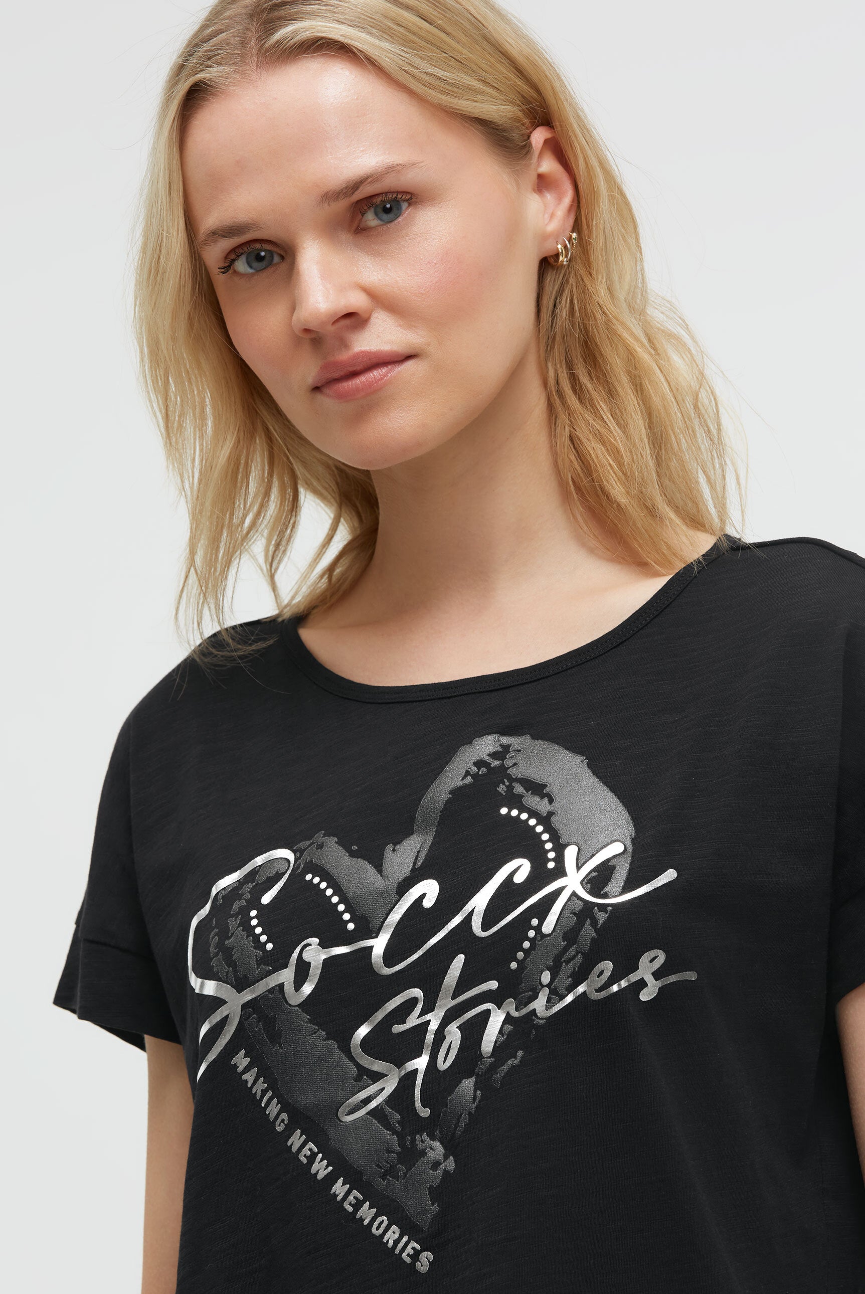 T-Shirt mit überschnittener Schulter und Folienprint black - 4