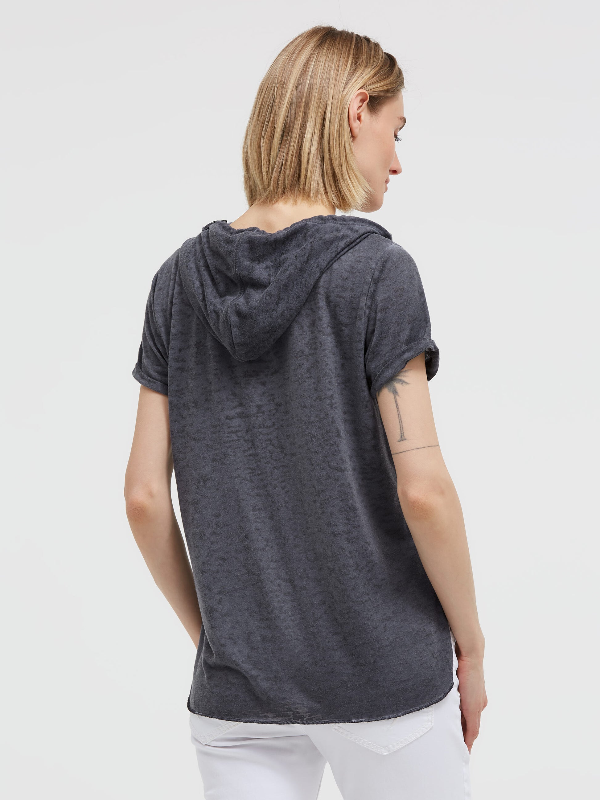Bluza z kapturem z efektami wypalania i nadrukiem - 5