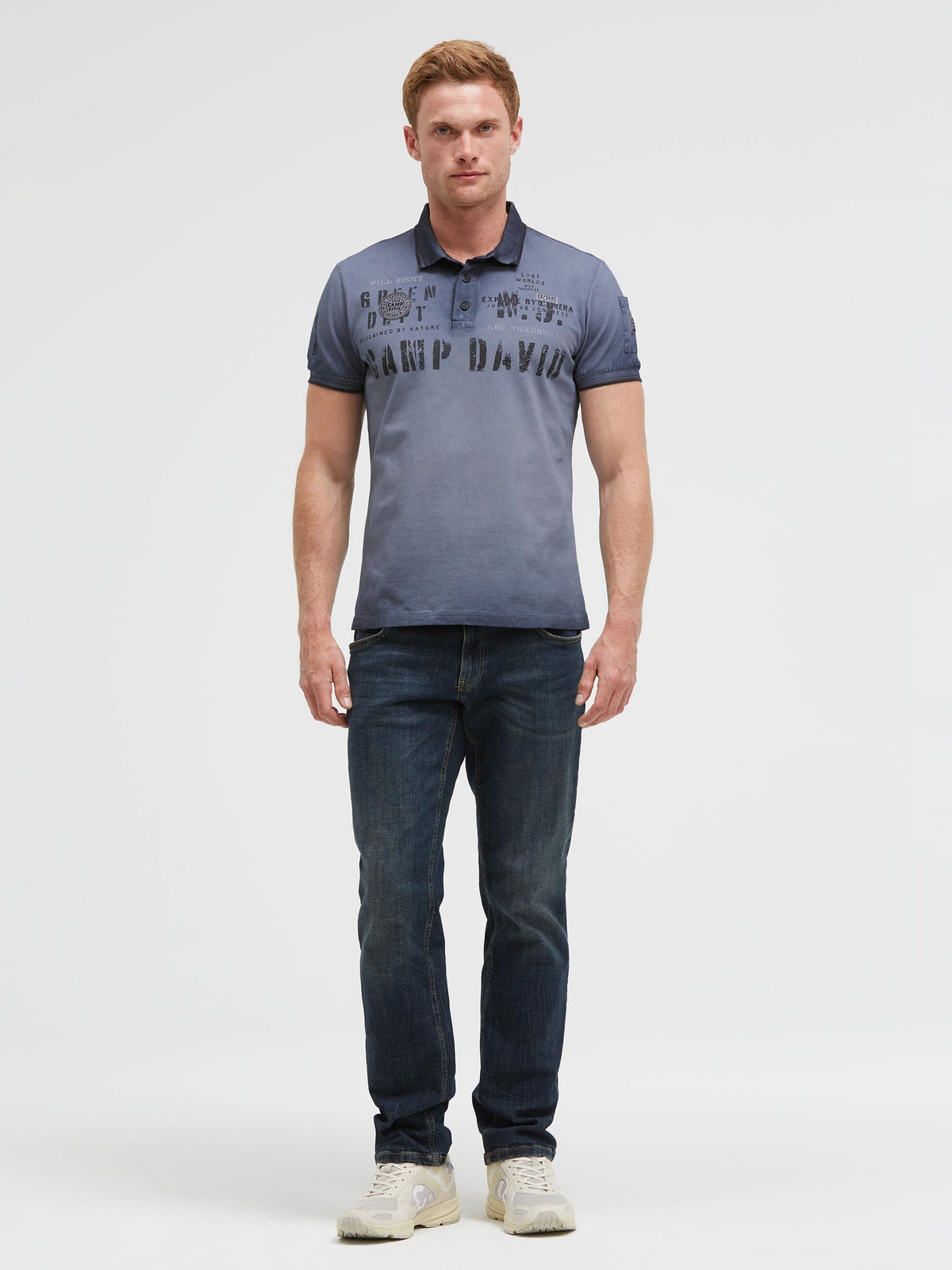 Pikee-Polo Oil Dyed mit Prints und Patches blue concrete - 3
