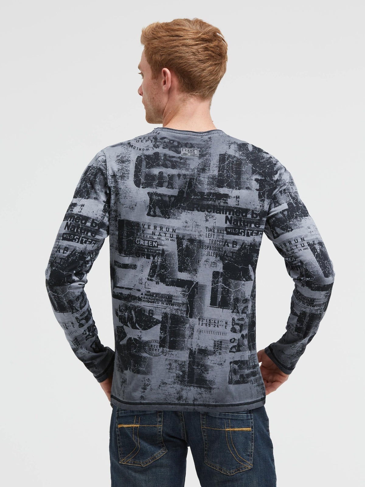Longsleeve mit All Over Print in Used-Optik black rock
