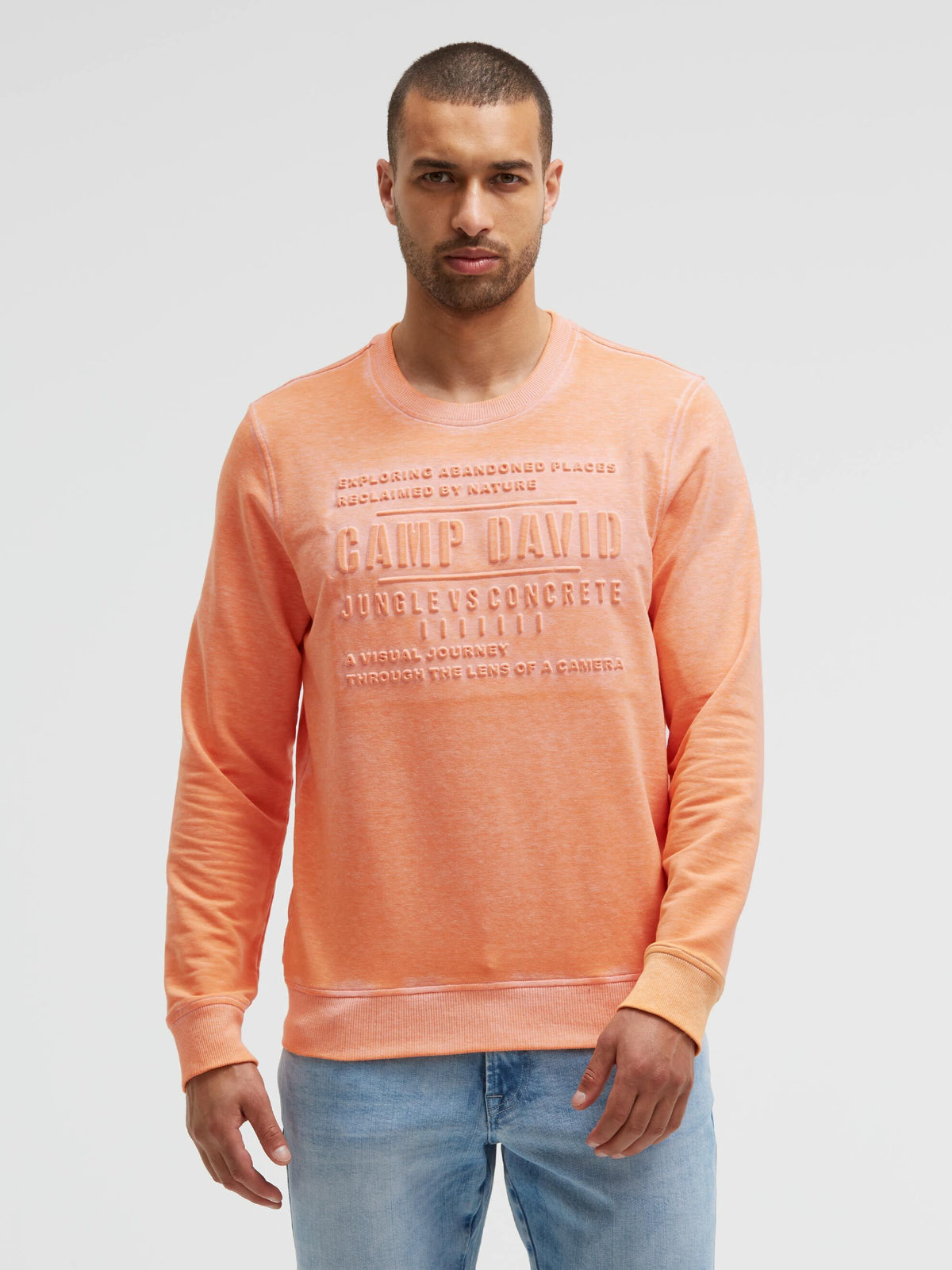 Sweatshirt mit Ausbrenner-Effekten und Prägedrucken mellow orange - 2