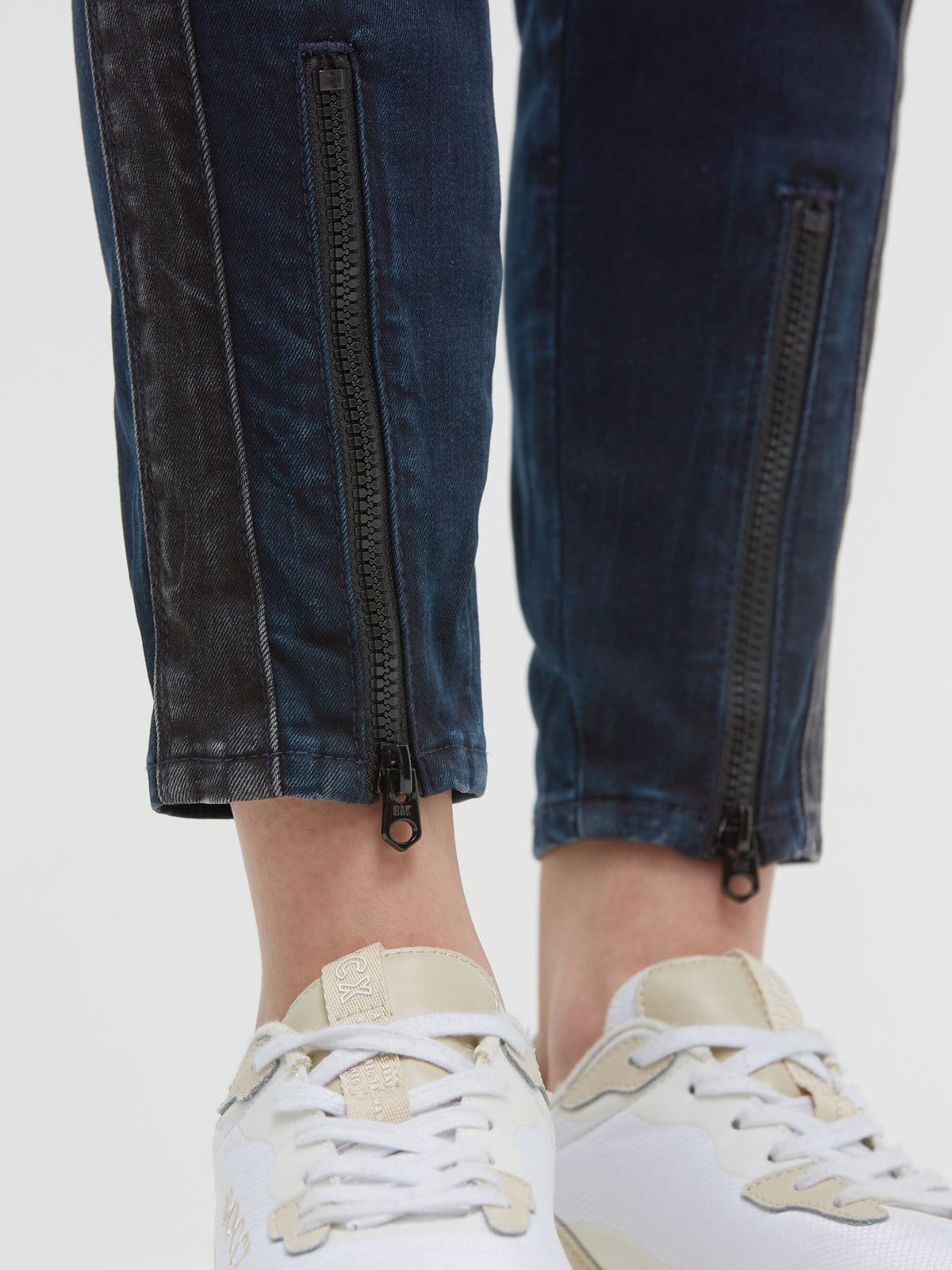 Dżinsy MI:RA o kroju slim fit
