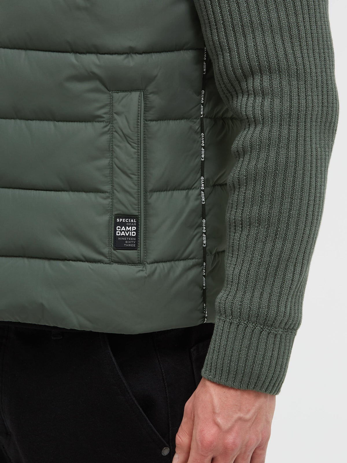 2-in-1 Jacke und Weste mit abtrennbaren Strickärmeln dark forest
