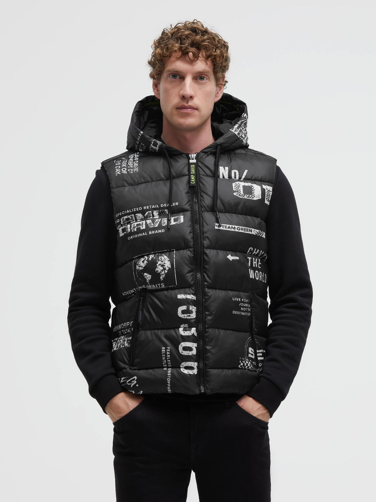 Steppweste mit Kapuze und All Over Print black - 2