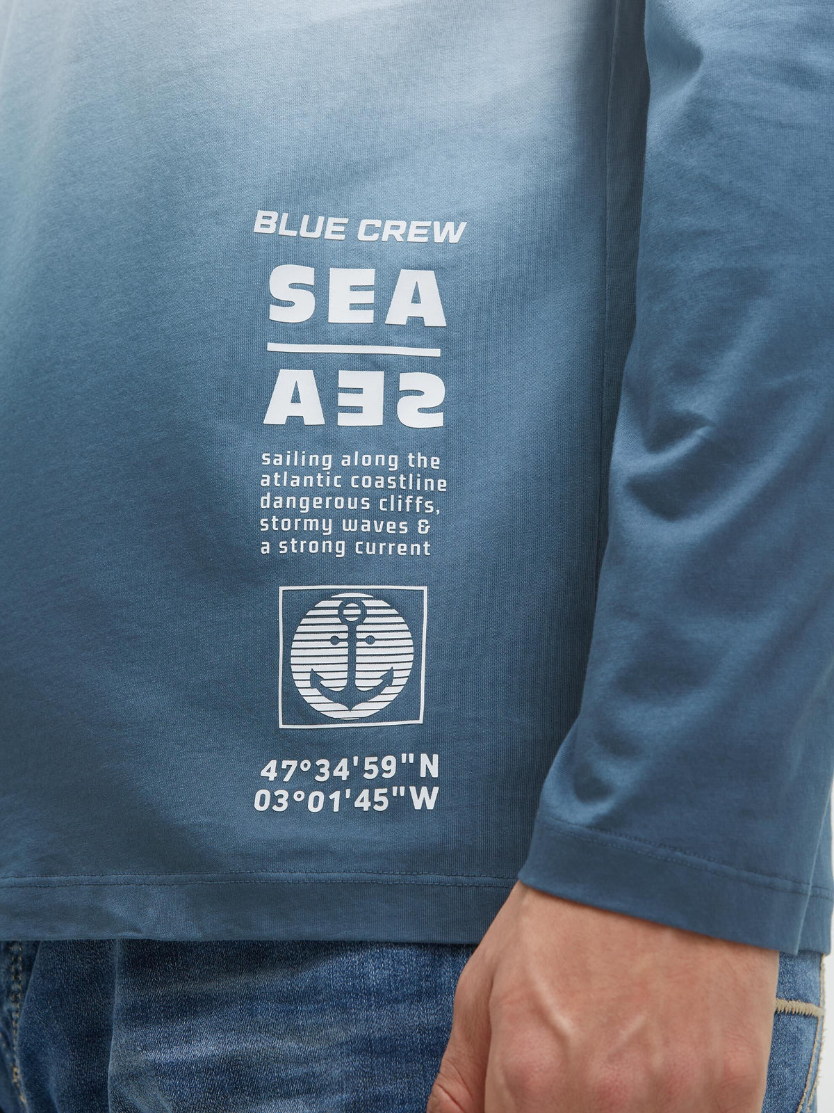 Longsleeve Dip Dye mit Label Prints light blue