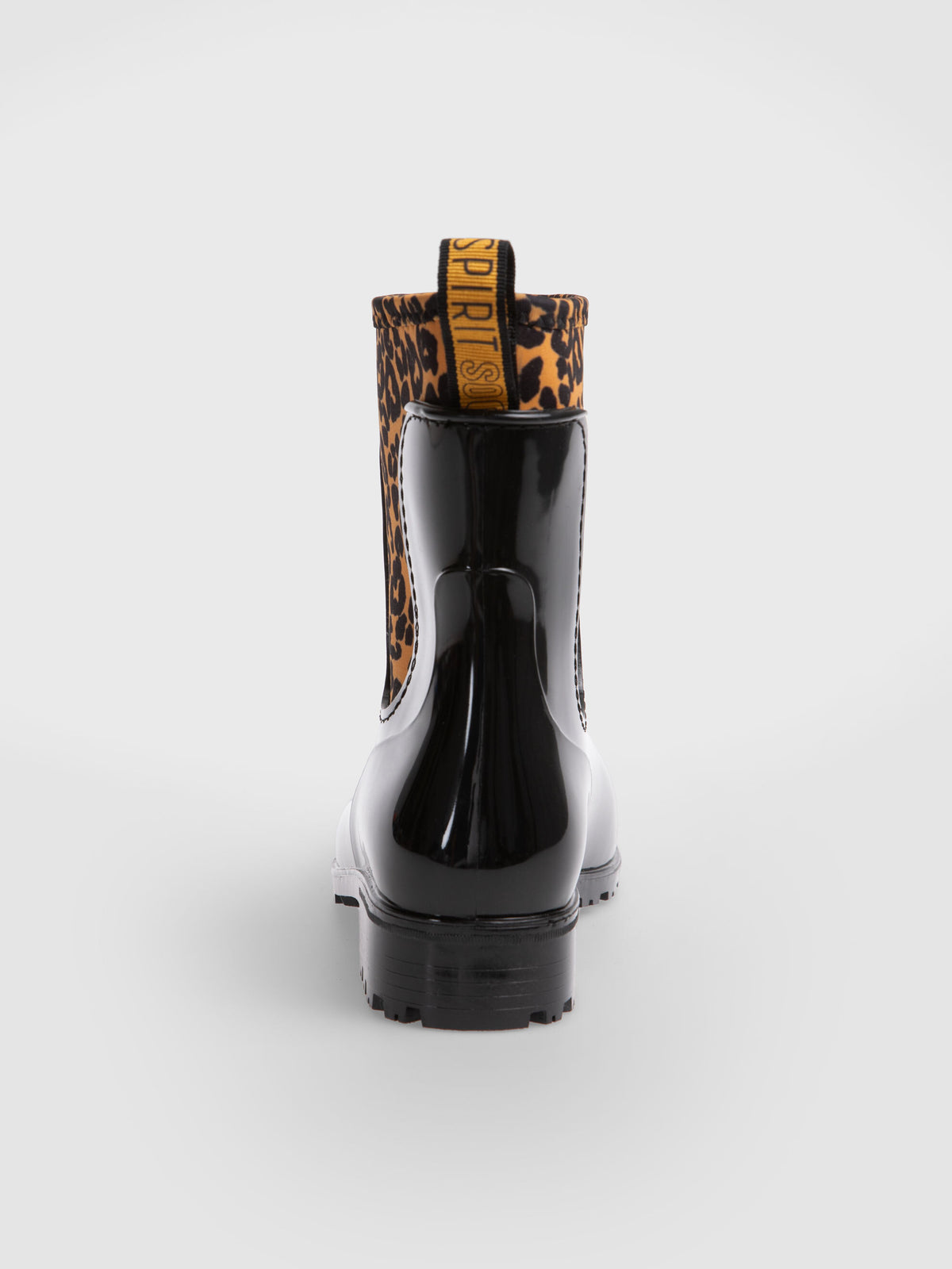 Kalosze z różnych materiałów