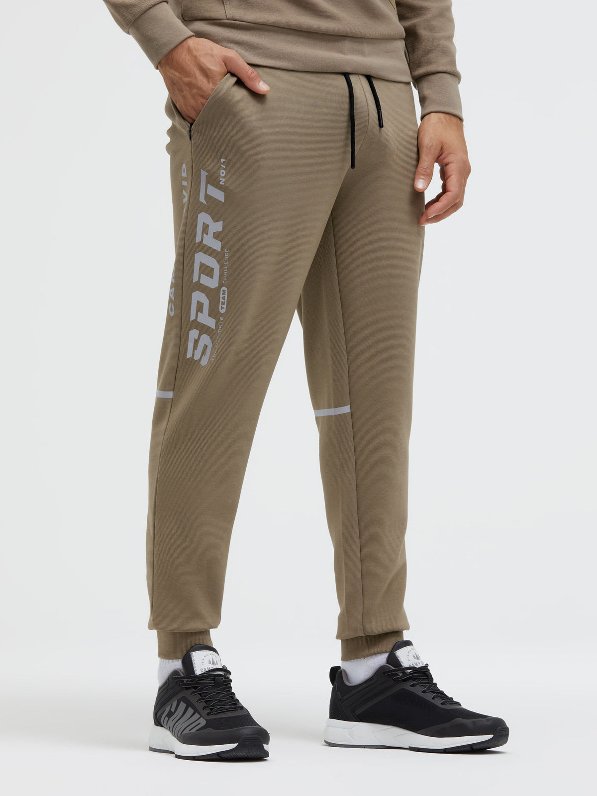 Joggpants aus Interlock-Pikee mit Artworks shadow beige - 2
