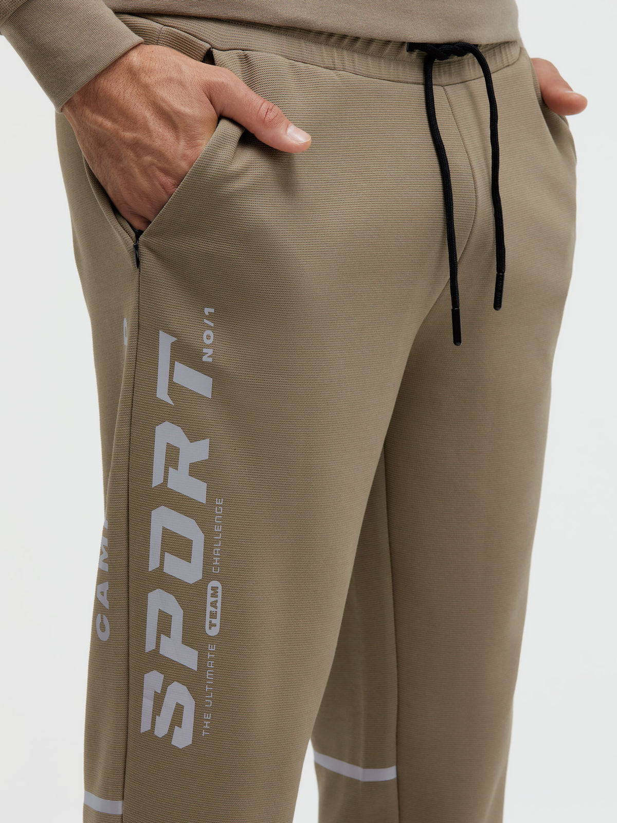 Joggpants aus Interlock-Pikee mit Artworks shadow beige - 6