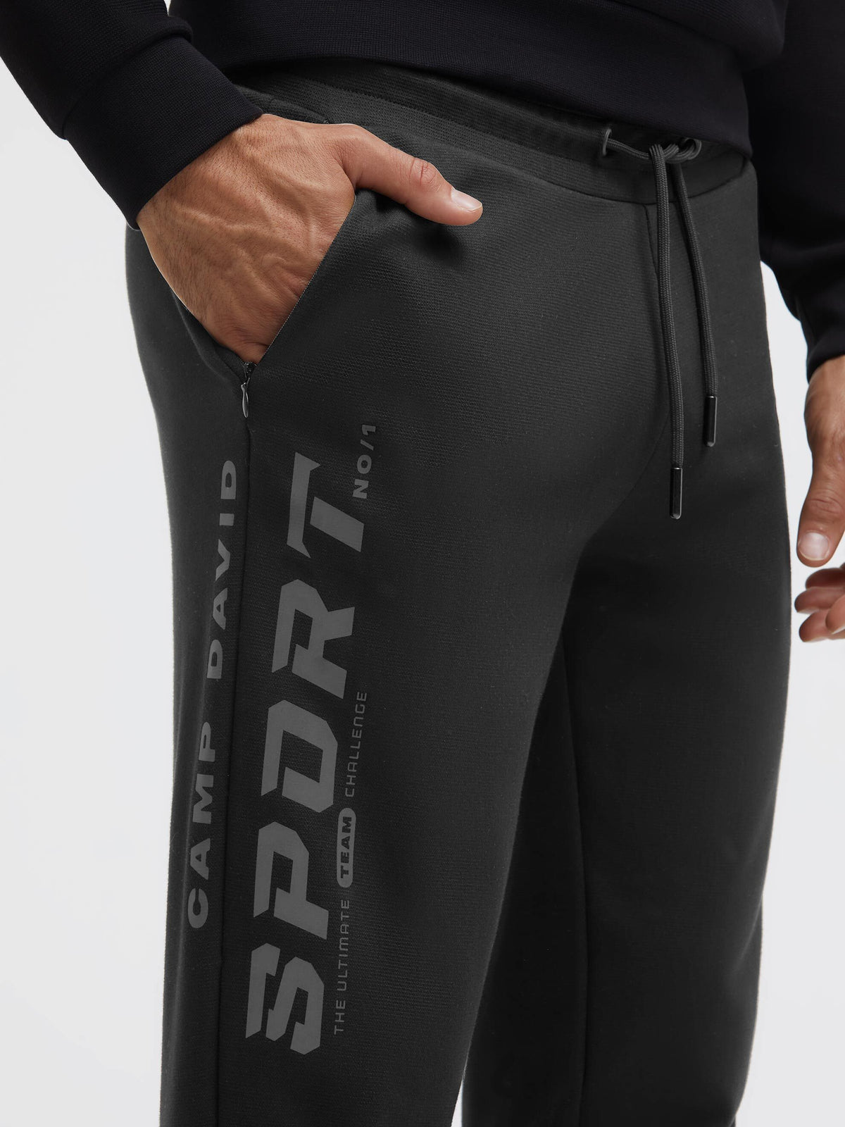 Joggpants aus Interlock-Pikee mit Artworks black