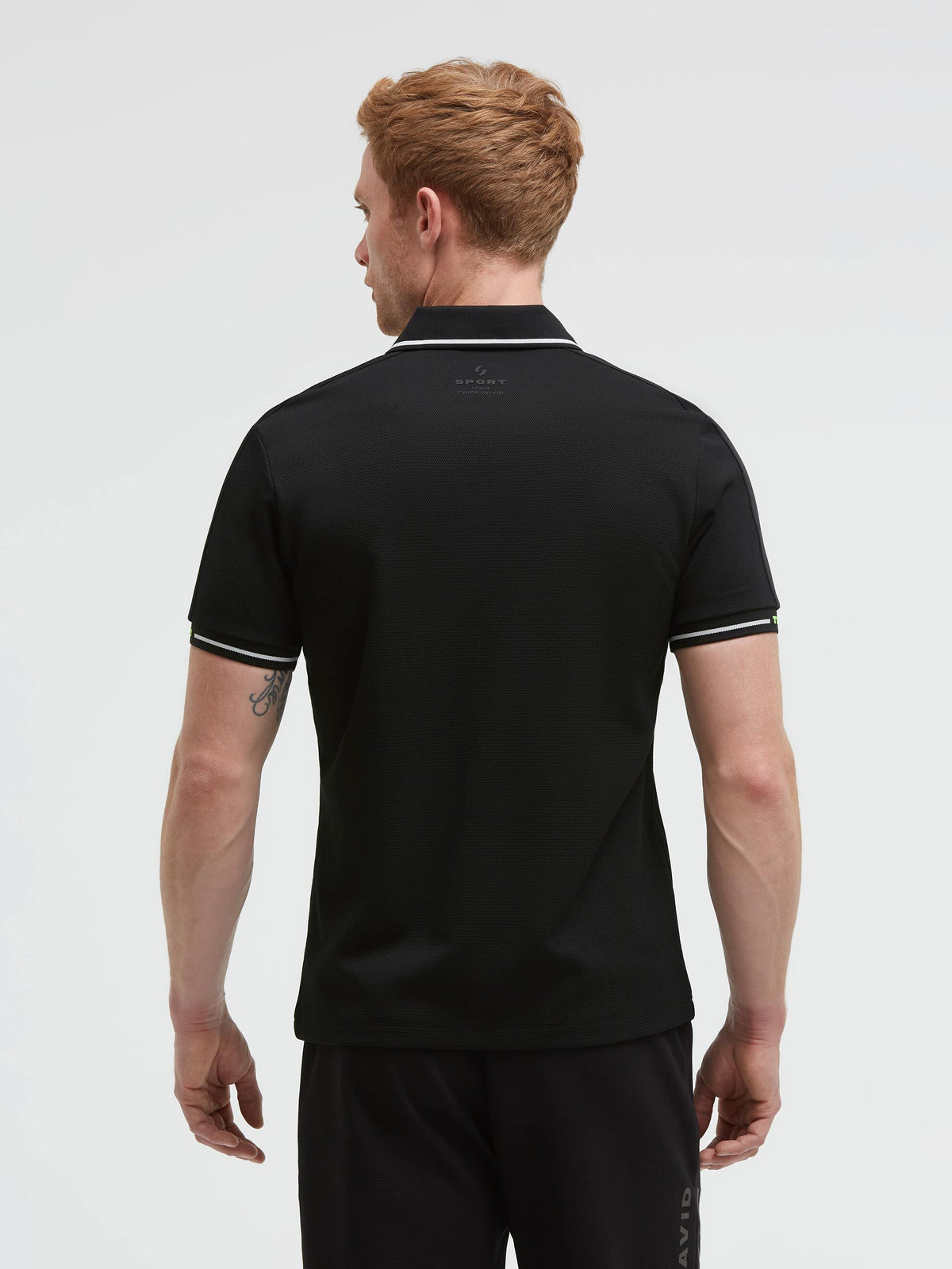 Jacquard-Polo mit Schultertapes und Artworks black - 5