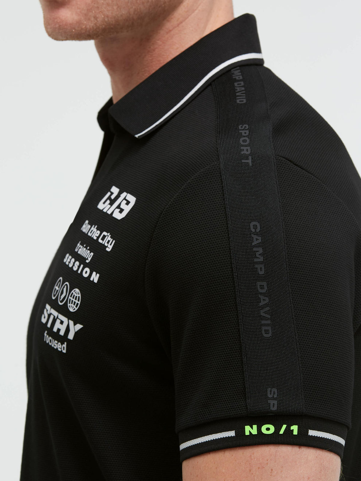 Jacquard-Polo mit Schultertapes und Artworks black - 6