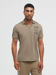 Jacquard-Polo mit Schultertapes und Artworks shadow beige