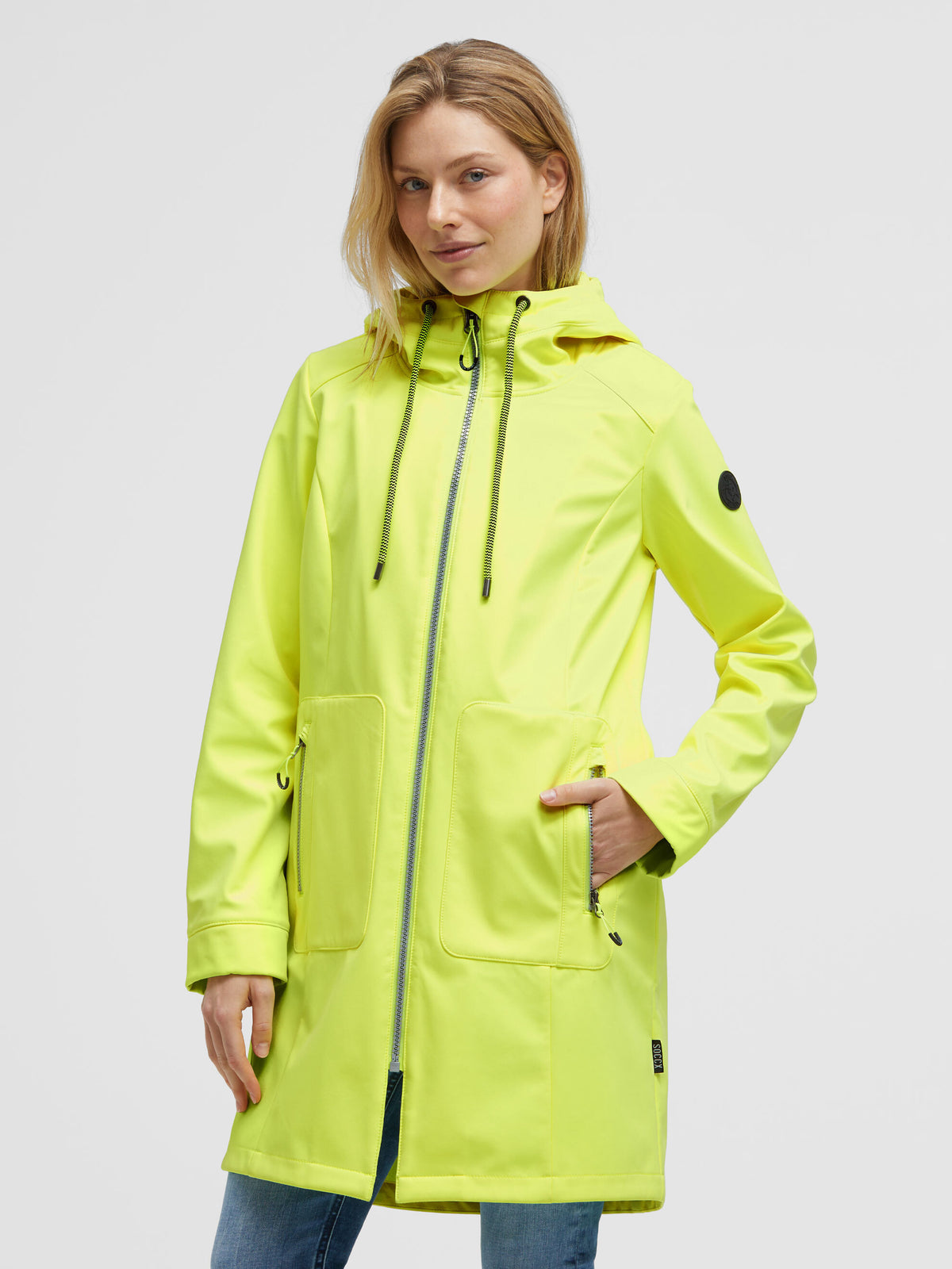 Płaszcz typu softshell z kapturem i nadrukiem