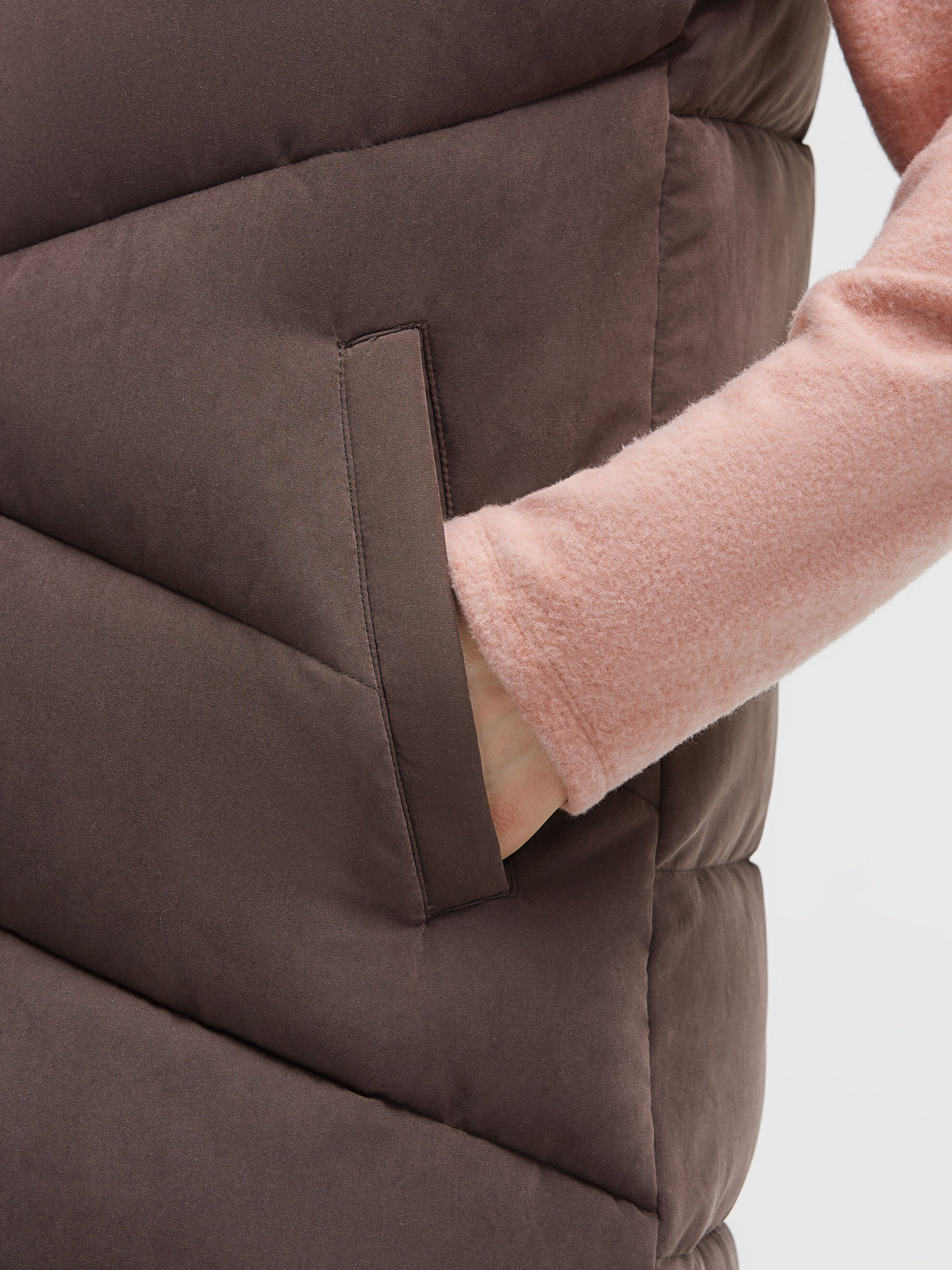Lange Steppweste mit Peached-Finish dark coffee