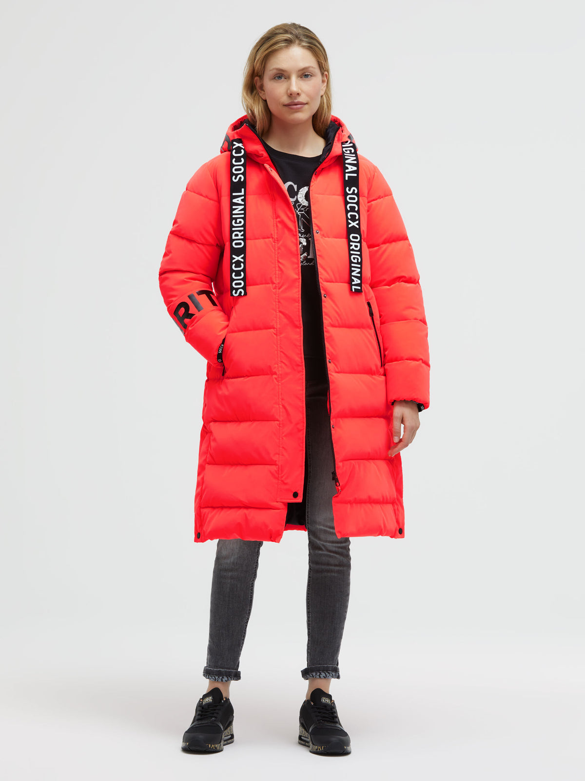 Matter Steppmantel mit Kapuze und Shiny Prints red neon