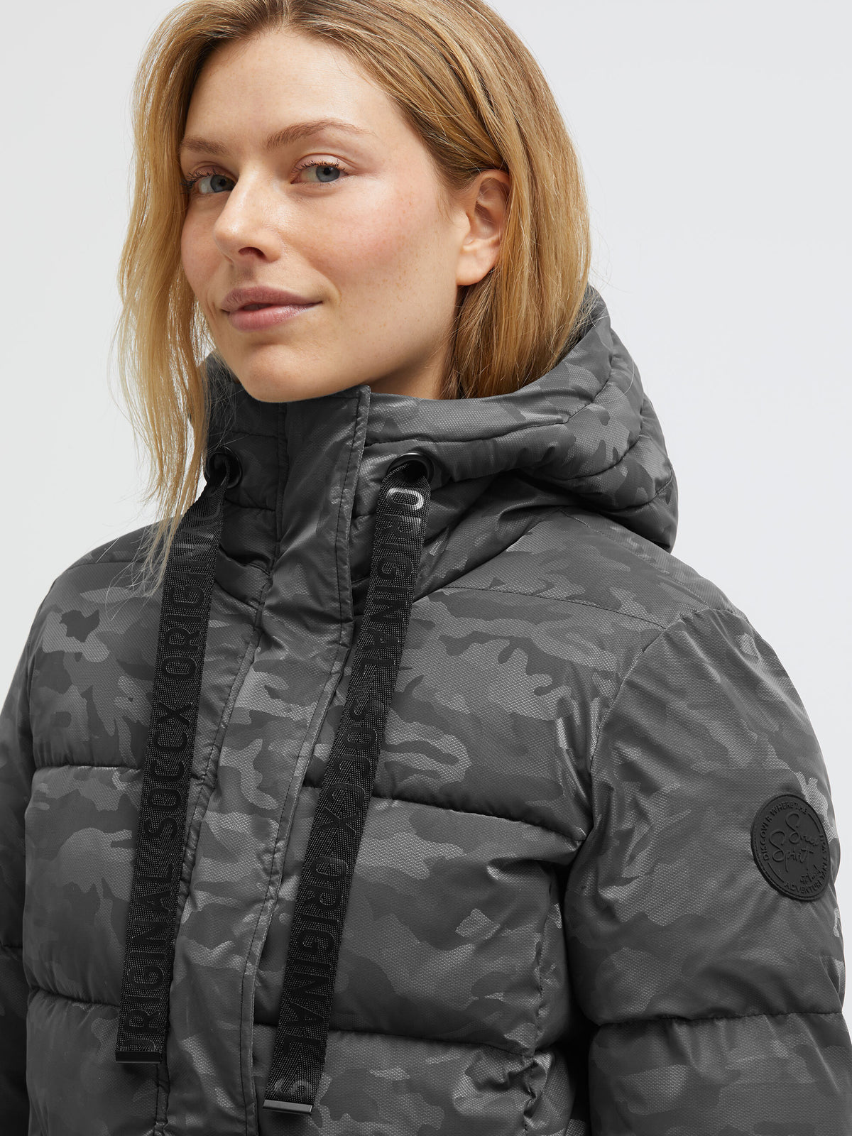 Kurze Steppjacke im Camouflage-Design grey