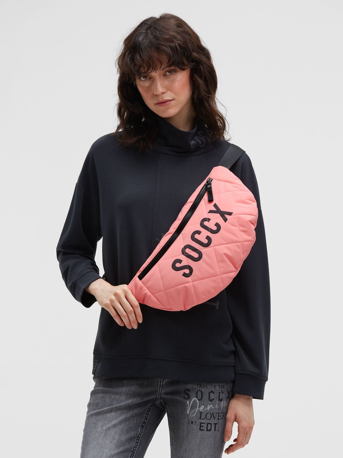 Gesteppte Umhängetasche mit Logo Print soft coral - 2