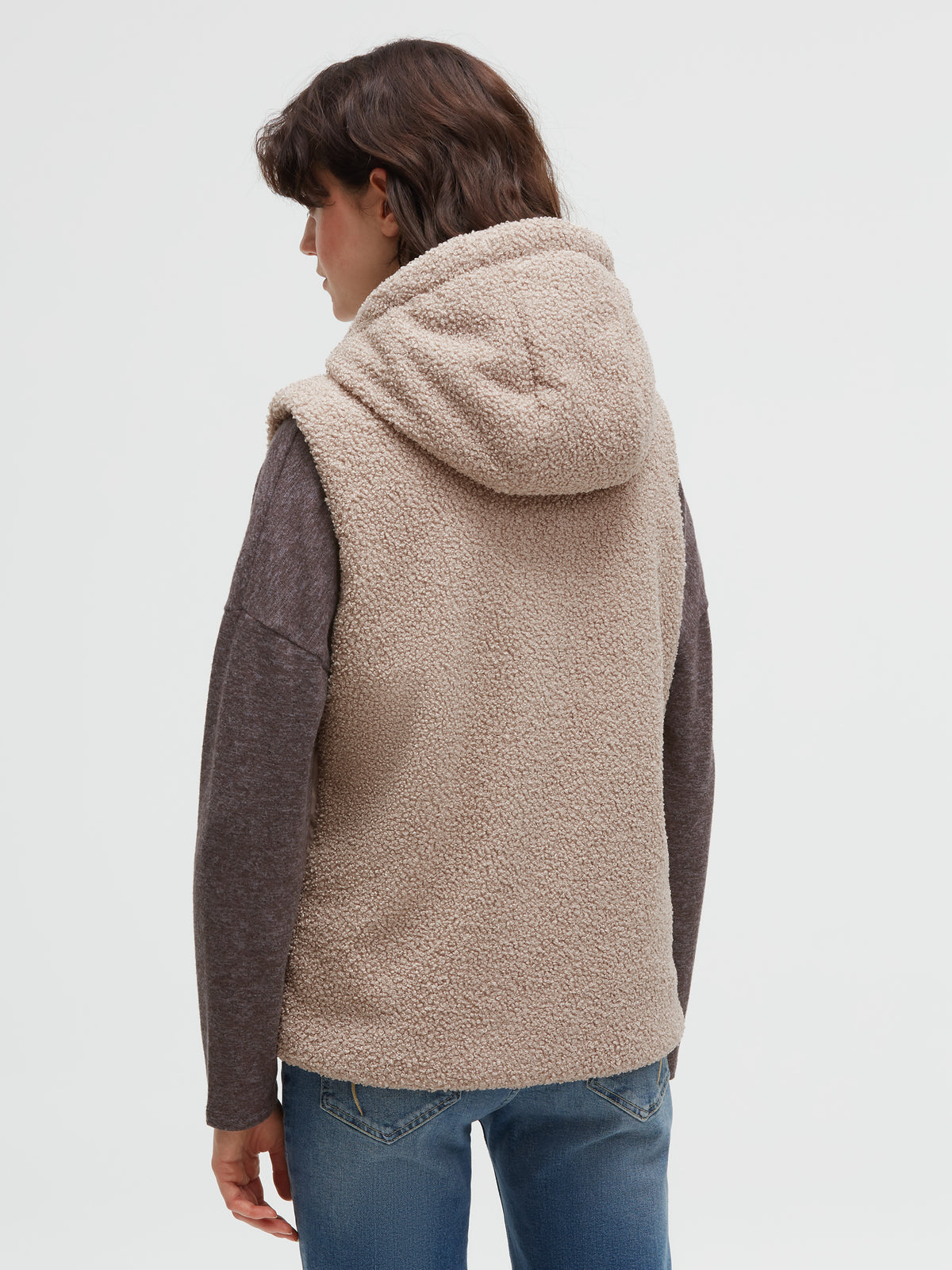 Bouclé-Weste im Materialmix mit Kapuze almond cream