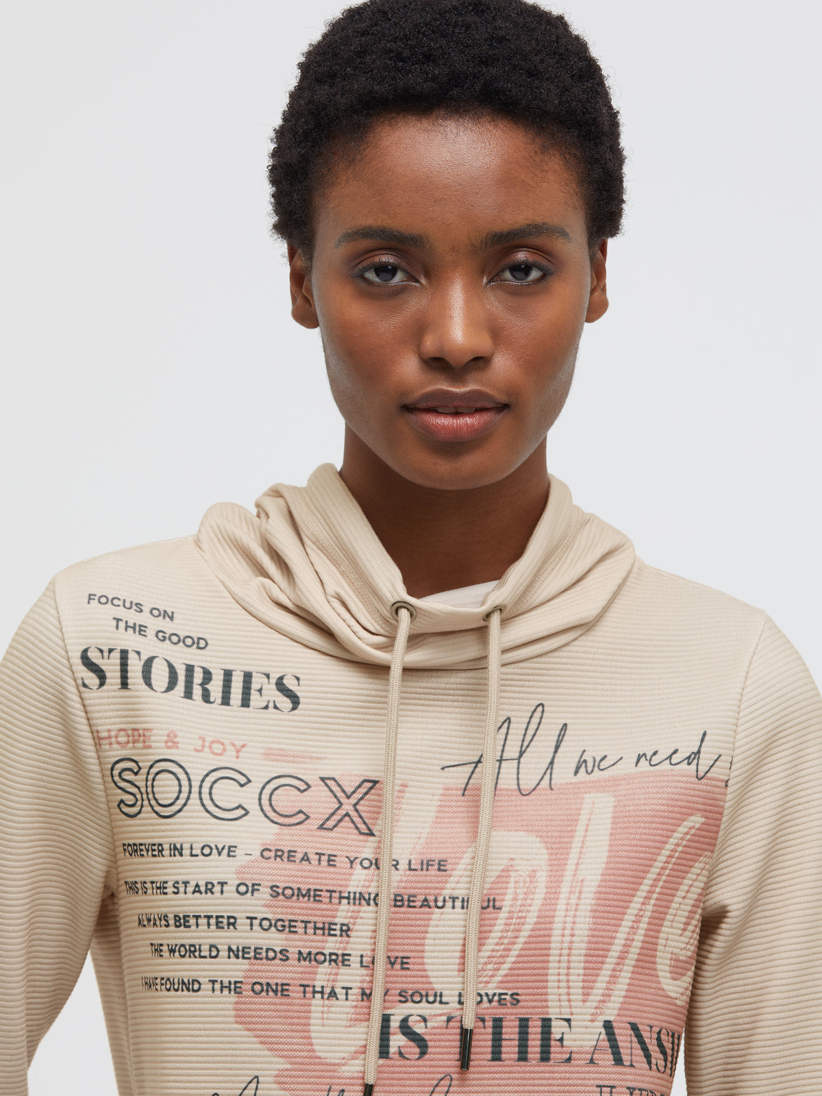 Strukturiertes Sweatshirt mit Kragen und Artwork almond cream - 4