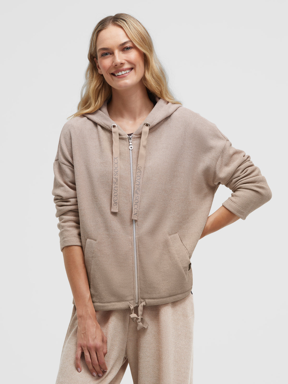 Oversize Sweatjacke aus Rippsamt mit Kapuze almond cream