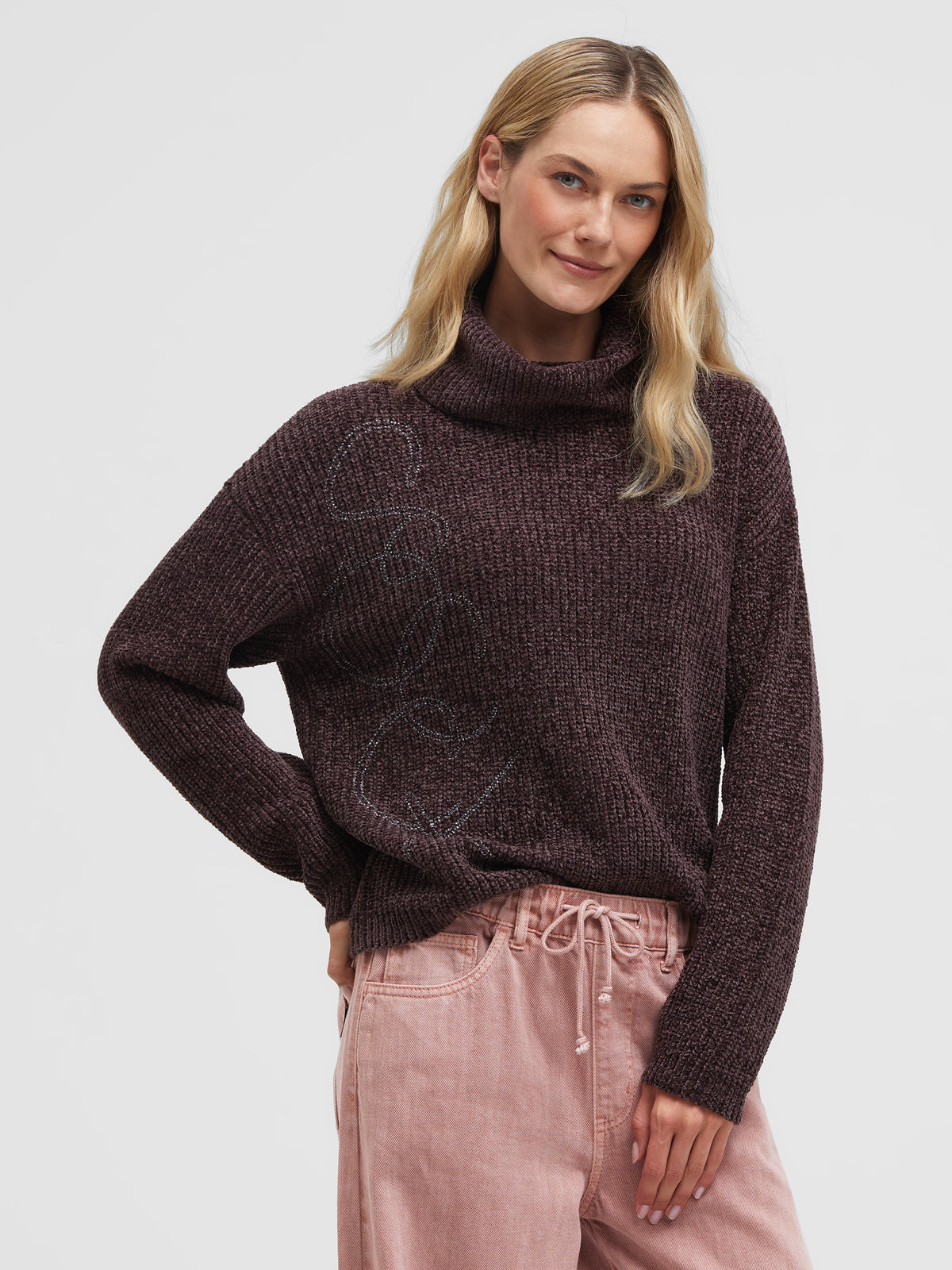 Sweter z tkaniny szenilowej z golfem i logo