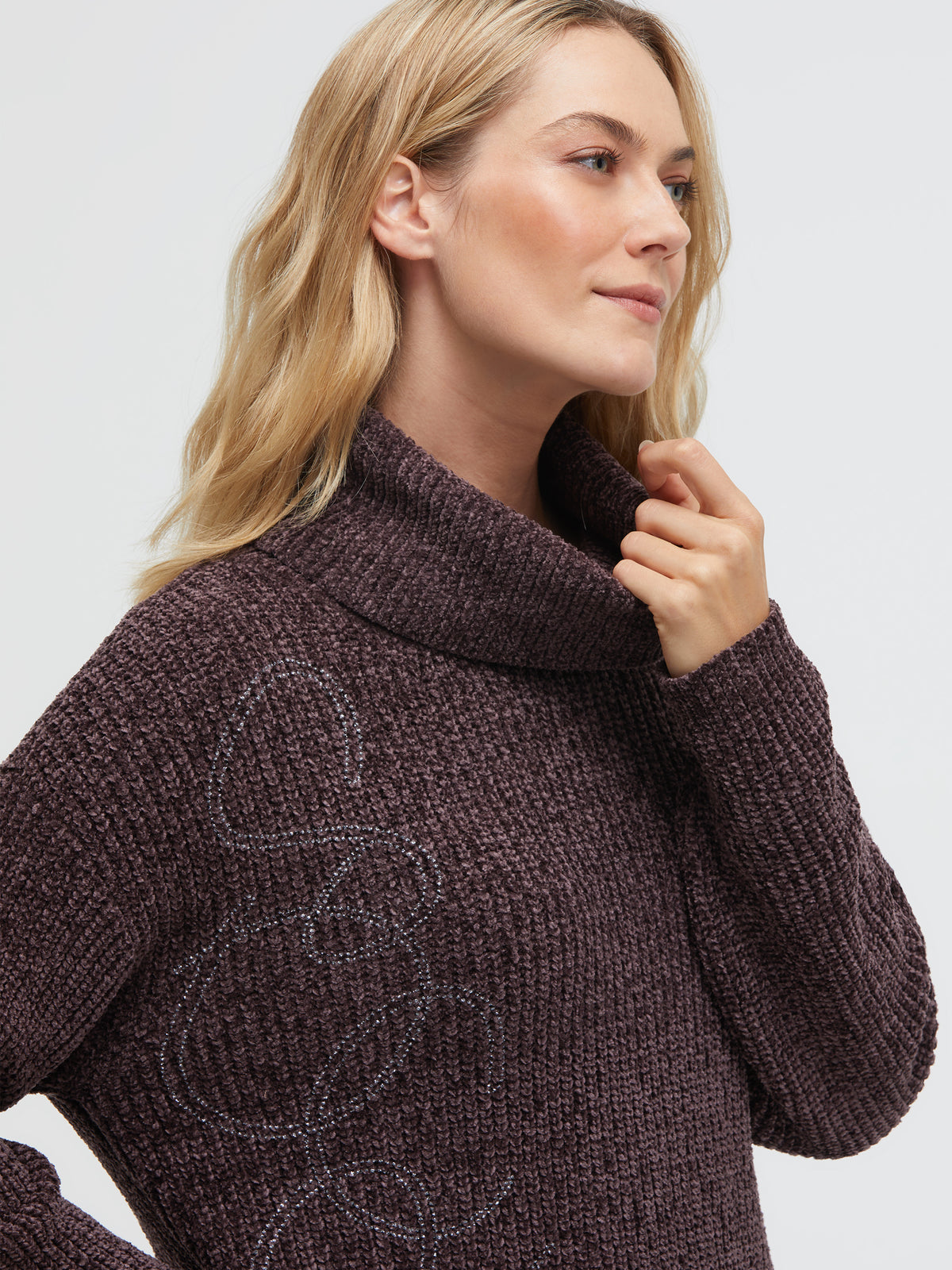 Sweter z tkaniny szenilowej z golfem i logo