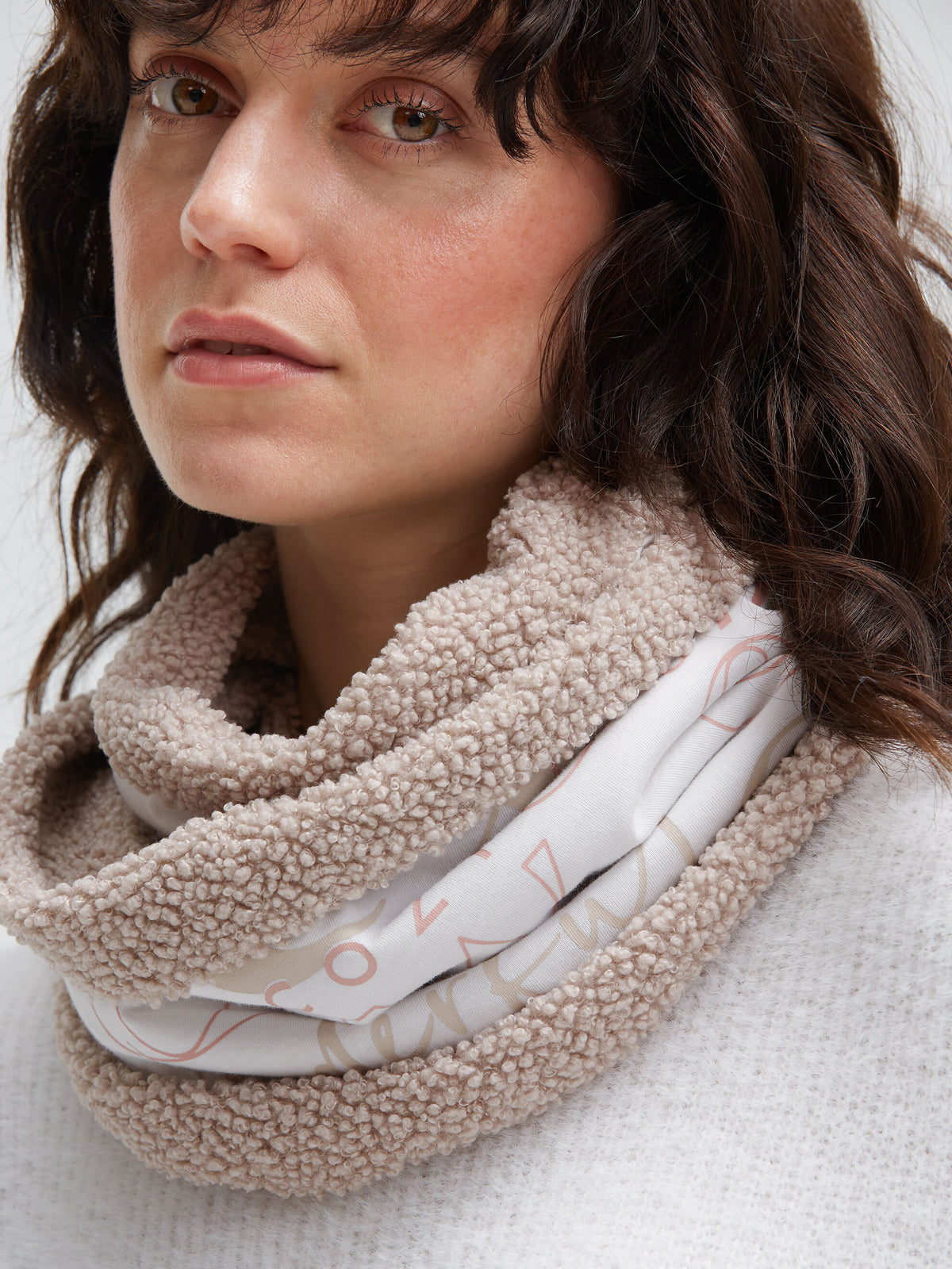 Loop-Schal mit Kunstfell und Wording Print ivory - 3