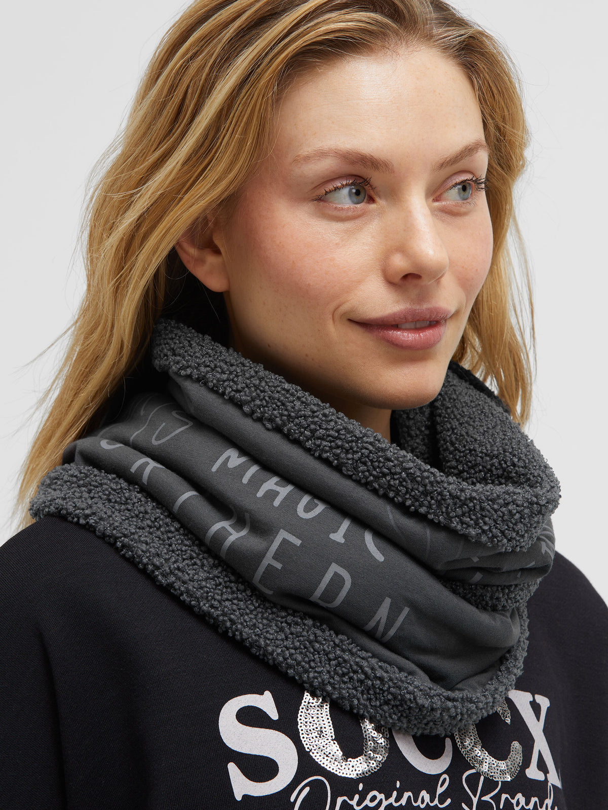 Loop-Schal mit Kunstfell und Wording Print cool anthra